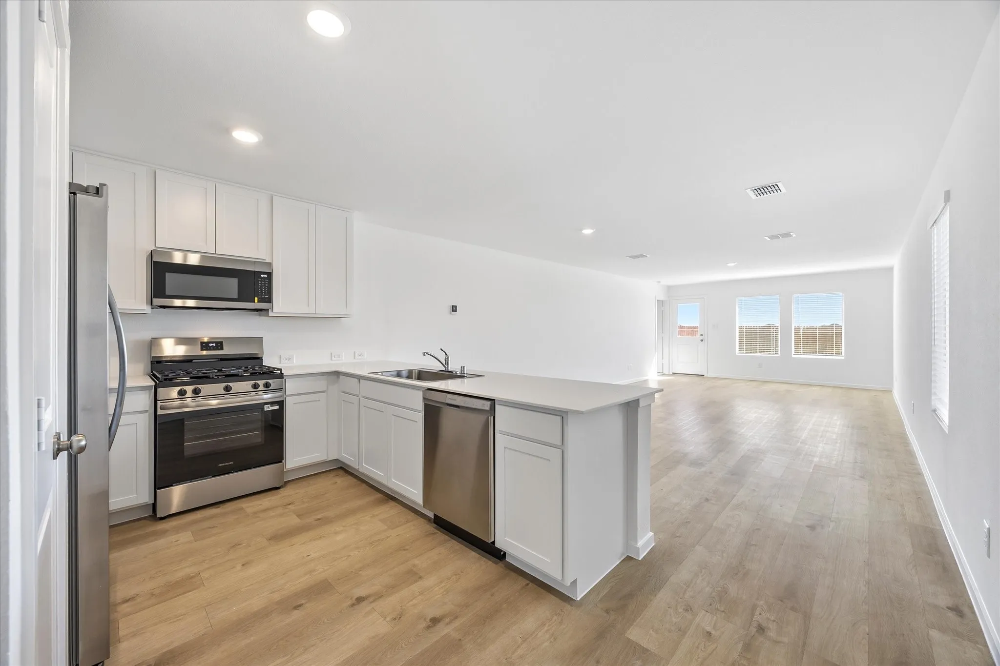 Single Family Residence For Rent in Kaufman County , 1816 Sanderling Street, Forney, Texas 75126, 4 Bedroom, 2 Bathroom, 2 Garage spaces, 1,656 Sqft, built in 2026, mls#21406864, Real Estate Agent in Forney, Homes For Rent in Kaufman county, Homes For Rent in Forney, Realtor in Forney Texas, Real Estate Brokerage Independent Realty Texas, Luminita Cordes Realtor