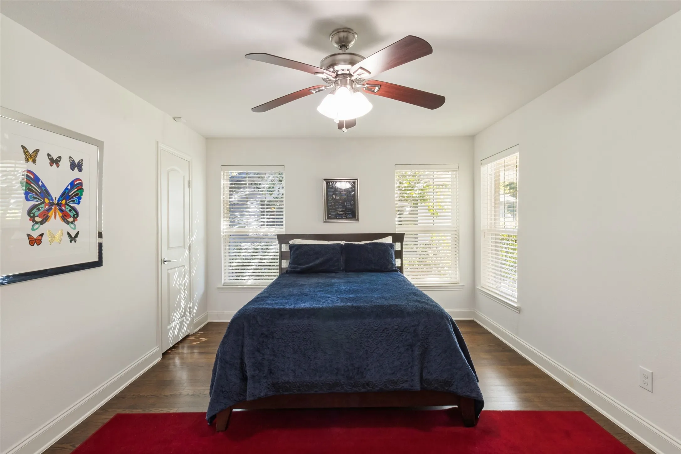 Single Family Residence For Sale in Dallas County , 6550 Oriole Drive, Dallas, Texas 75209, 3 Bedroom, 2 Bathroom, 2 Garage spaces, 2,098 Sqft, built in 1946, mls#21404597, Real Estate Agent in Dallas, Homes For Sale in Dallas county, Homes For Sale in Dallas, Realtor in Dallas Texas, Real Estate Brokerage Independent Realty Texas, Luminita Cordes Realtor