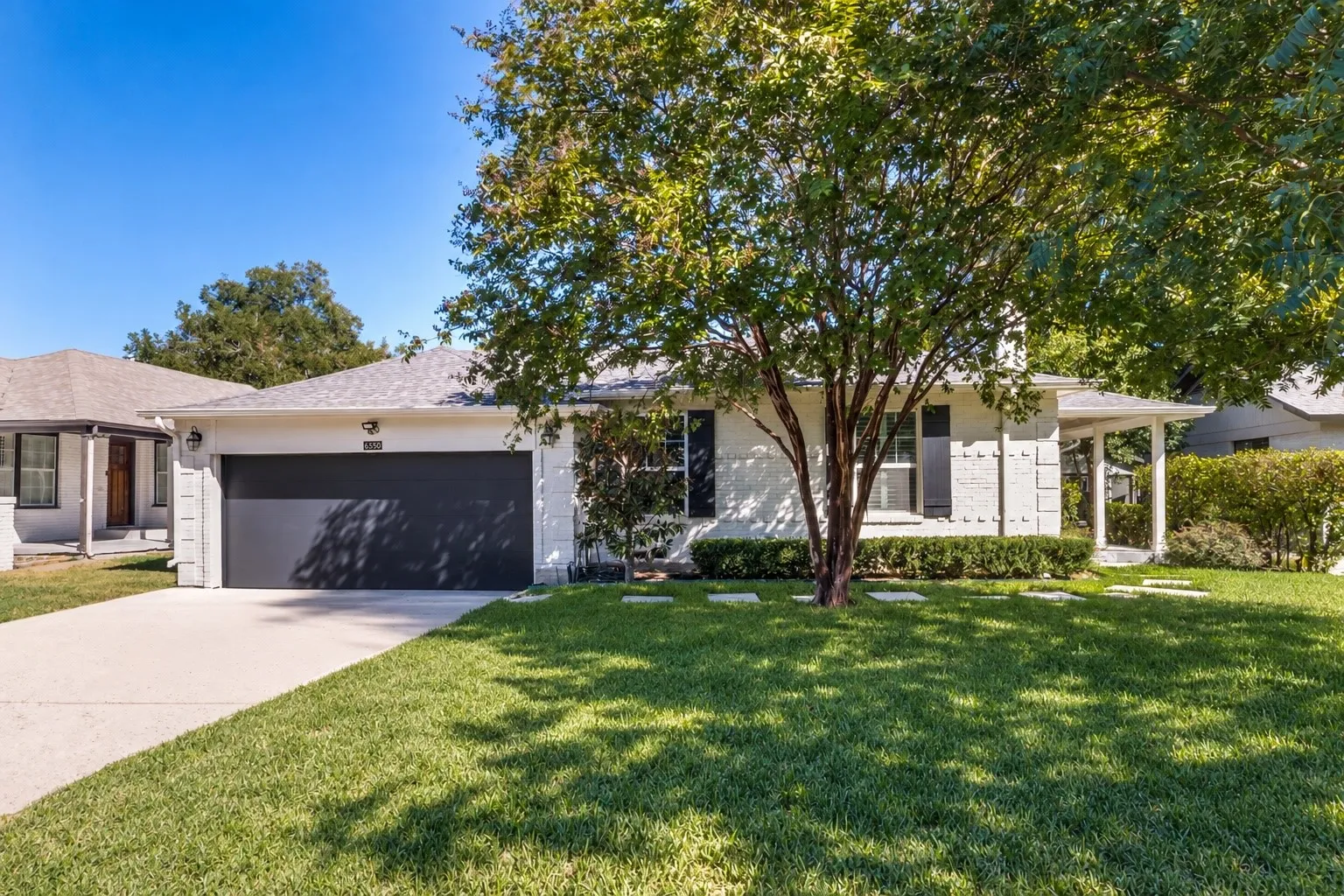 Single Family Residence For Sale in Dallas County , 6550 Oriole Drive, Dallas, Texas 75209, 3 Bedroom, 2 Bathroom, 2 Garage spaces, 2,098 Sqft, built in 1946, mls#21404597, Real Estate Agent in Dallas, Homes For Sale in Dallas county, Homes For Sale in Dallas, Realtor in Dallas Texas, Real Estate Brokerage Independent Realty Texas, Luminita Cordes Realtor
