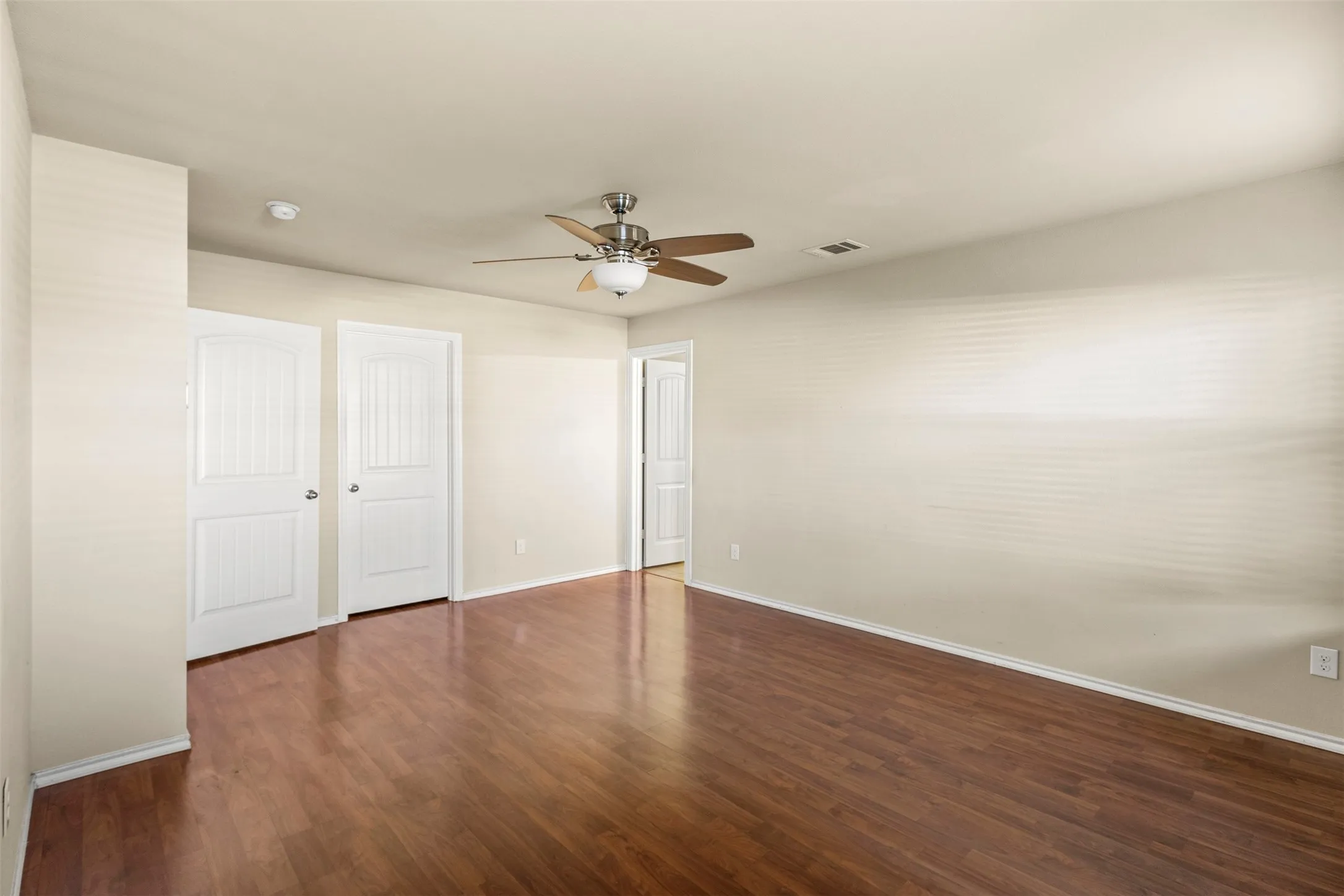 Single Family Residence For Rent in Ellis County , 1547 Meadowlake Drive, Waxahachie, Texas 75165, 4 Bedroom, 2 Bathroom, 2 Garage spaces, 2,020 Sqft, built in 2018, mls#21405497, Real Estate Agent in Waxahachie, Homes For Rent in Ellis county, Homes For Rent in Waxahachie, Realtor in Waxahachie Texas, Real Estate Brokerage Independent Realty Texas, Luminita Cordes Realtor