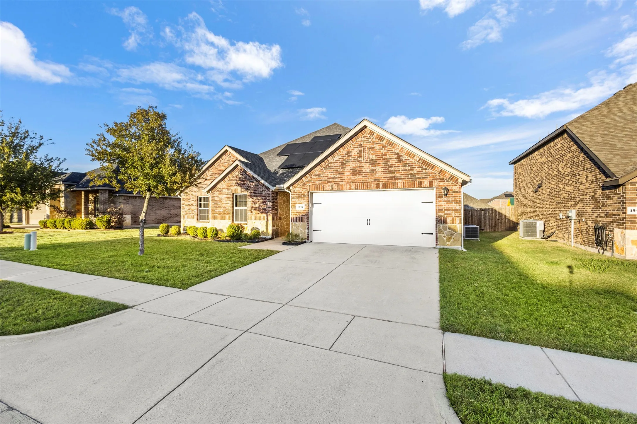 Single Family Residence For Rent in Ellis County , 1547 Meadowlake Drive, Waxahachie, Texas 75165, 4 Bedroom, 2 Bathroom, 2 Garage spaces, 2,020 Sqft, built in 2018, mls#21405497, Real Estate Agent in Waxahachie, Homes For Rent in Ellis county, Homes For Rent in Waxahachie, Realtor in Waxahachie Texas, Real Estate Brokerage Independent Realty Texas, Luminita Cordes Realtor