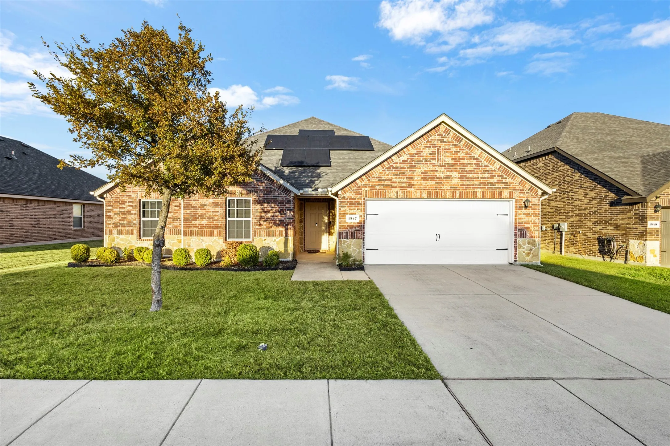 Welcome to 1547 Meadowlake Drive!