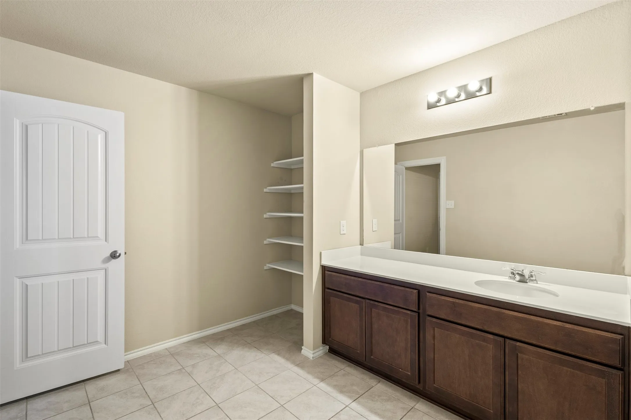 Single Family Residence For Rent in Ellis County , 1547 Meadowlake Drive, Waxahachie, Texas 75165, 4 Bedroom, 2 Bathroom, 2 Garage spaces, 2,020 Sqft, built in 2018, mls#21405497, Real Estate Agent in Waxahachie, Homes For Rent in Ellis county, Homes For Rent in Waxahachie, Realtor in Waxahachie Texas, Real Estate Brokerage Independent Realty Texas, Luminita Cordes Realtor