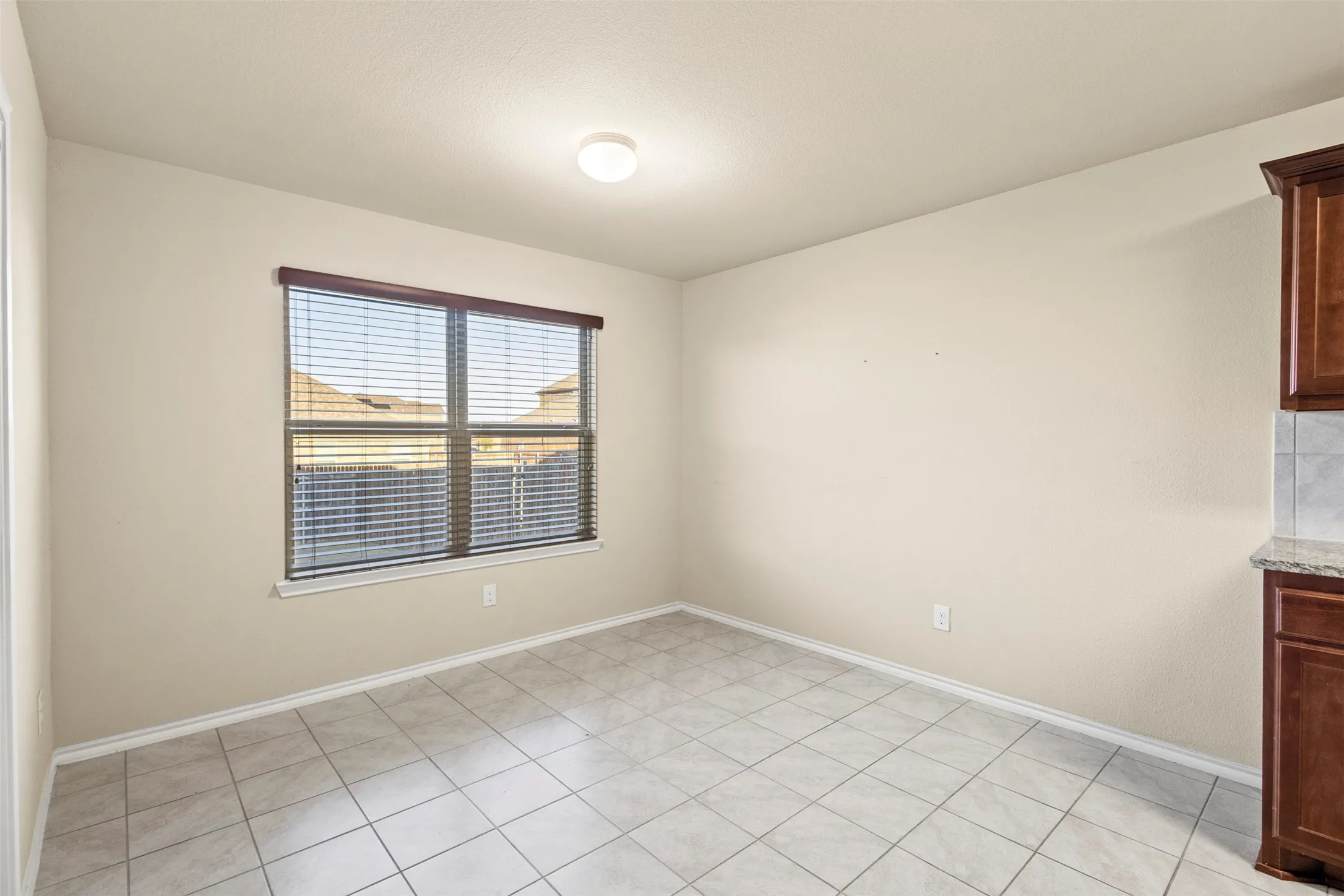 Single Family Residence For Rent in Ellis County , 1547 Meadowlake Drive, Waxahachie, Texas 75165, 4 Bedroom, 2 Bathroom, 2 Garage spaces, 2,020 Sqft, built in 2018, mls#21405497, Real Estate Agent in Waxahachie, Homes For Rent in Ellis county, Homes For Rent in Waxahachie, Realtor in Waxahachie Texas, Real Estate Brokerage Independent Realty Texas, Luminita Cordes Realtor
