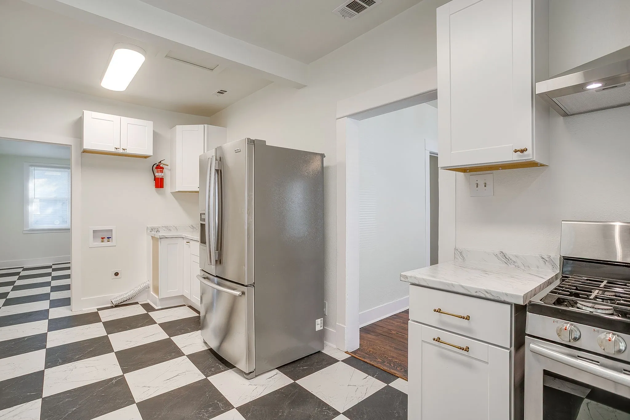 Single Family Residence For Rent in Tarrant County , 1325 Hurley Avenue, Fort Worth, Texas 76104, 3 Bedroom, 1 Bathroom, Garage spaces, 1,032 Sqft, built in 1920, mls#21407352, Real Estate Agent in Fort Worth, Homes For Rent in Tarrant county, Homes For Rent in Fort Worth, Realtor in Fort Worth Texas, Real Estate Brokerage Independent Realty Texas, Luminita Cordes Realtor
