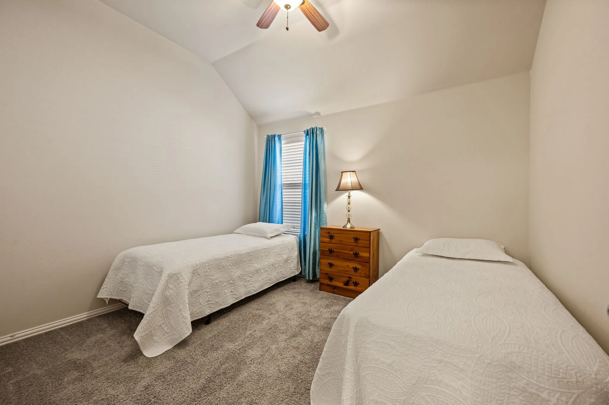Single Family Residence For Sale in Tarrant County , 613 Ricochet Drive, Fort Worth, Texas 76131, 3 Bedroom, 3 Bathroom, 2 Garage spaces, 2,474 Sqft, built in 2013, mls#21392893, Real Estate Agent in Fort Worth, Homes For Sale in Tarrant county, Homes For Sale in Fort Worth, Realtor in Fort Worth Texas, Real Estate Brokerage Independent Realty Texas, Luminita Cordes Realtor