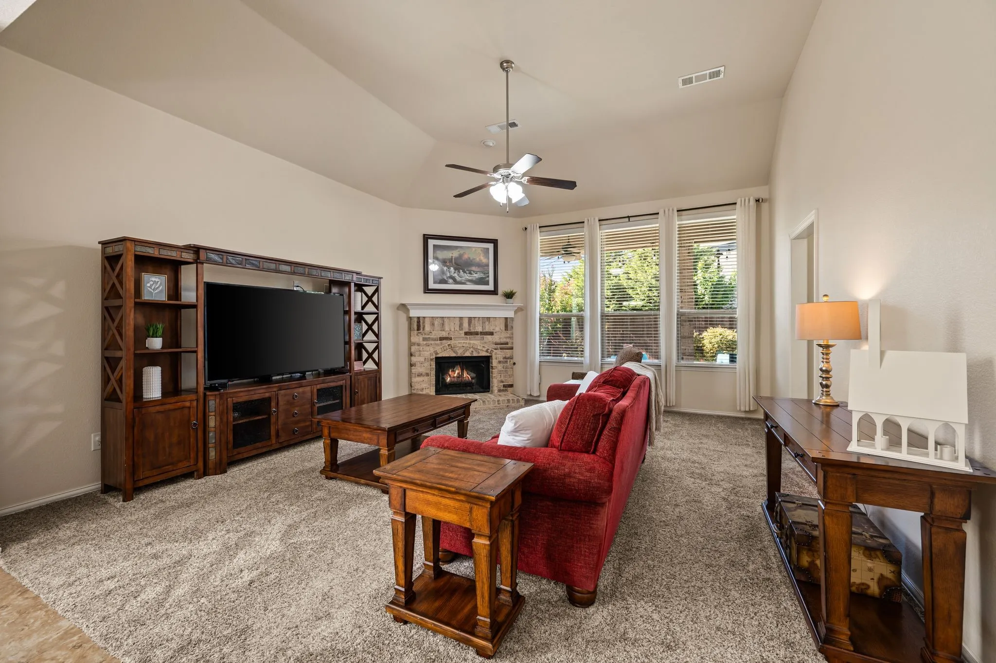 Single Family Residence For Sale in Tarrant County , 613 Ricochet Drive, Fort Worth, Texas 76131, 3 Bedroom, 3 Bathroom, 2 Garage spaces, 2,474 Sqft, built in 2013, mls#21392893, Real Estate Agent in Fort Worth, Homes For Sale in Tarrant county, Homes For Sale in Fort Worth, Realtor in Fort Worth Texas, Real Estate Brokerage Independent Realty Texas, Luminita Cordes Realtor