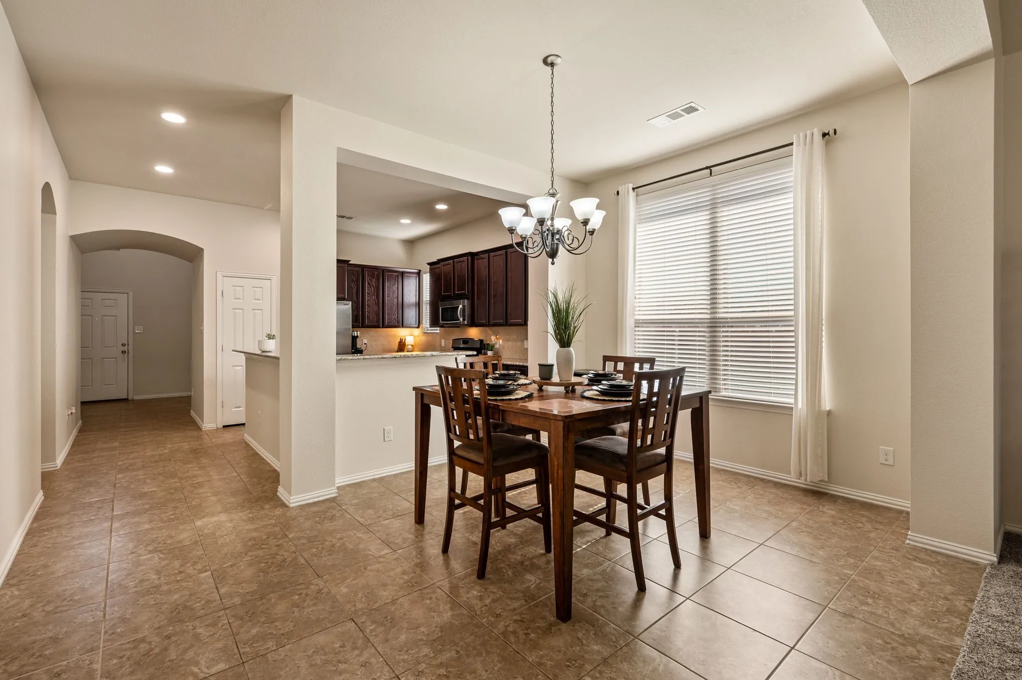 Single Family Residence For Sale in Tarrant County , 613 Ricochet Drive, Fort Worth, Texas 76131, 3 Bedroom, 3 Bathroom, 2 Garage spaces, 2,474 Sqft, built in 2013, mls#21392893, Real Estate Agent in Fort Worth, Homes For Sale in Tarrant county, Homes For Sale in Fort Worth, Realtor in Fort Worth Texas, Real Estate Brokerage Independent Realty Texas, Luminita Cordes Realtor