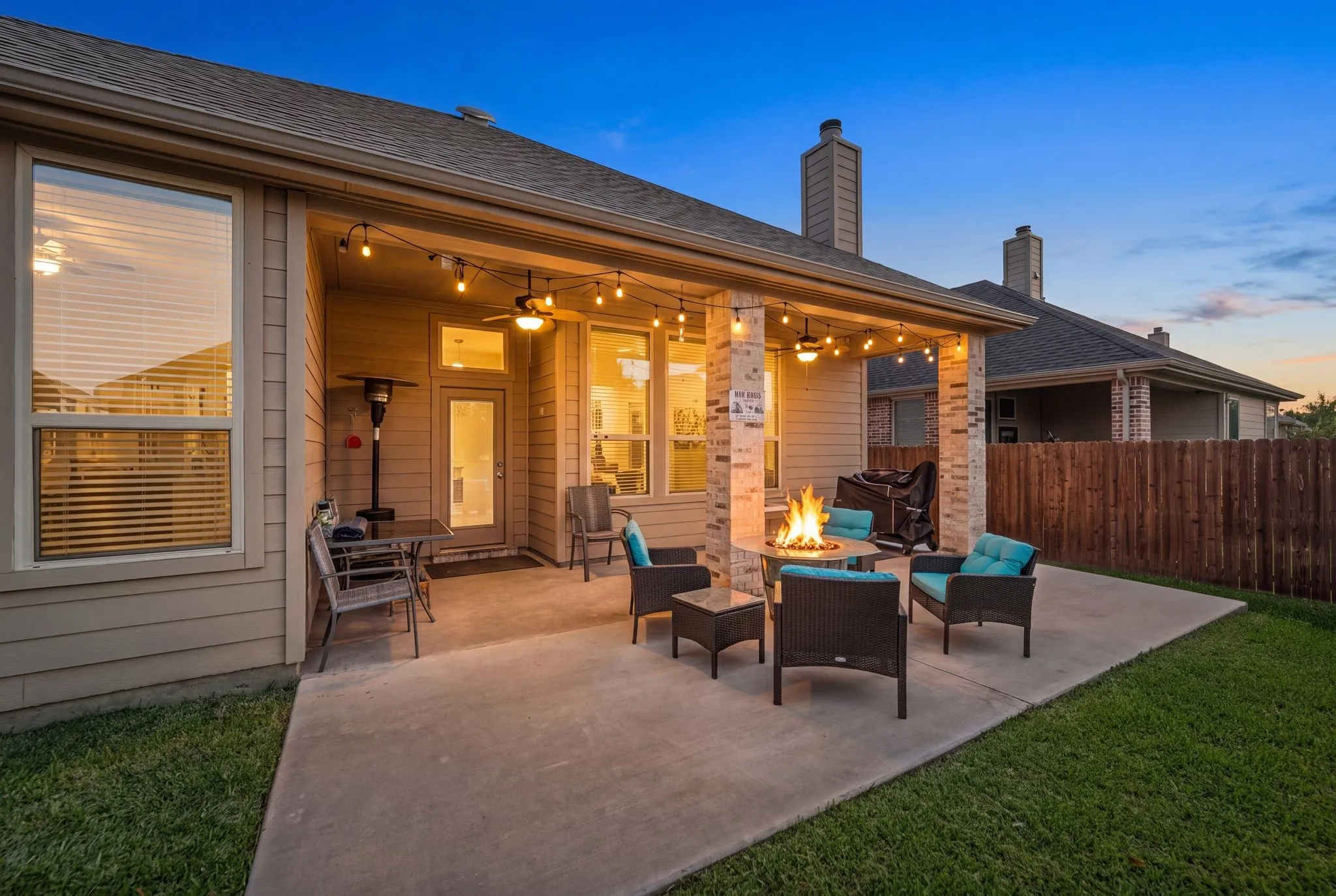 Single Family Residence For Sale in Tarrant County , 613 Ricochet Drive, Fort Worth, Texas 76131, 3 Bedroom, 3 Bathroom, 2 Garage spaces, 2,474 Sqft, built in 2013, mls#21392893, Real Estate Agent in Fort Worth, Homes For Sale in Tarrant county, Homes For Sale in Fort Worth, Realtor in Fort Worth Texas, Real Estate Brokerage Independent Realty Texas, Luminita Cordes Realtor