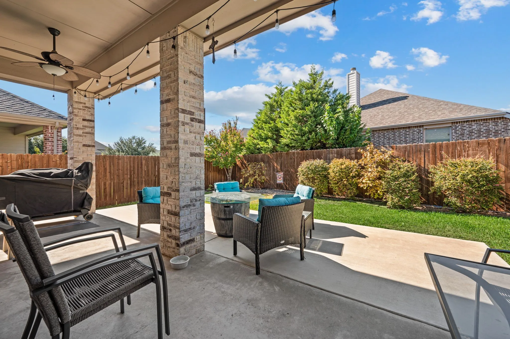 Single Family Residence For Sale in Tarrant County , 613 Ricochet Drive, Fort Worth, Texas 76131, 3 Bedroom, 3 Bathroom, 2 Garage spaces, 2,474 Sqft, built in 2013, mls#21392893, Real Estate Agent in Fort Worth, Homes For Sale in Tarrant county, Homes For Sale in Fort Worth, Realtor in Fort Worth Texas, Real Estate Brokerage Independent Realty Texas, Luminita Cordes Realtor