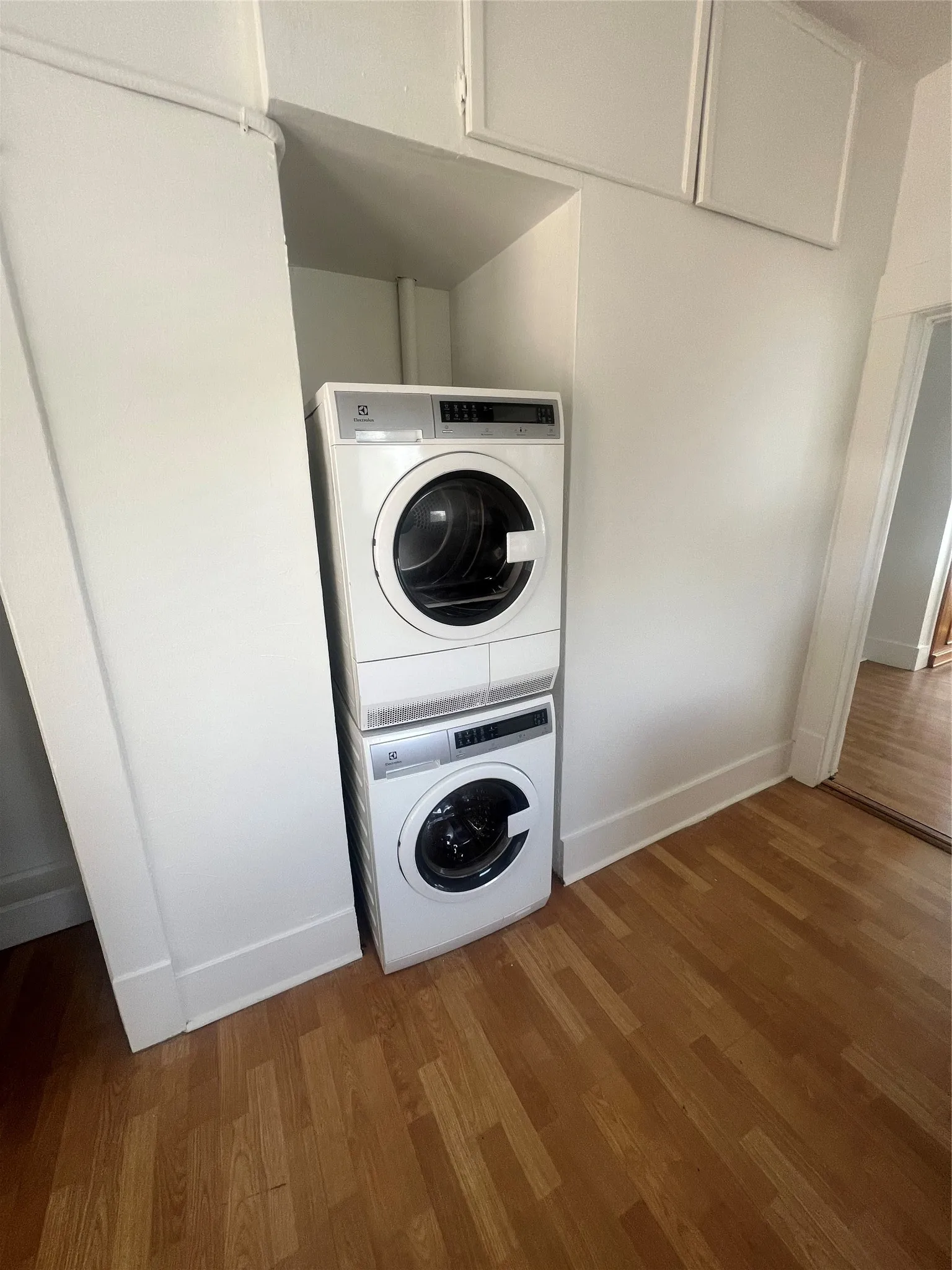 Apartment For Rent in Dallas County , 4033 Cole Avenue 5, Dallas, Texas 75204, 0, 1 Bathroom, Garage spaces, 500 Sqft, built in 1910, mls#21407502, Real Estate Agent in Dallas, Homes For Rent in Dallas county, Homes For Rent in Dallas, Realtor in Dallas Texas, Real Estate Brokerage Independent Realty Texas, Luminita Cordes Realtor
