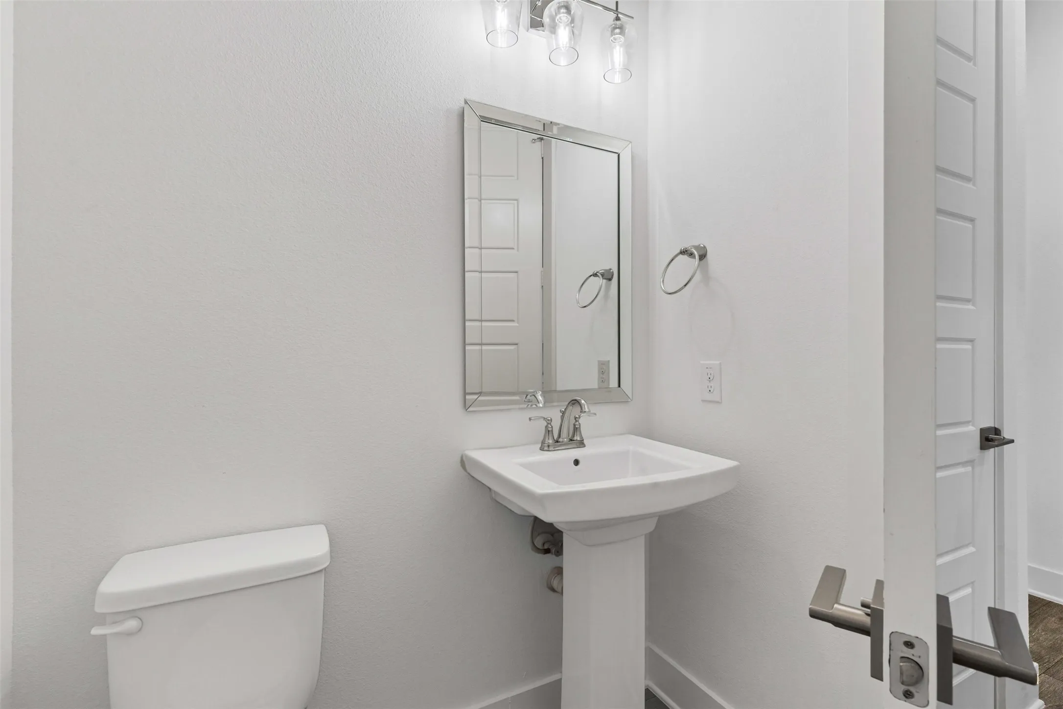 Single Family Residence For Sale in Tarrant County , 2821 Stanley Avenue, Fort Worth, Texas 76110, 3 Bedroom, 3 Bathroom, 2 Garage spaces, 1,902 Sqft, built in 2020, mls#21406132, Real Estate Agent in Fort Worth, Homes For Sale in Tarrant county, Homes For Sale in Fort Worth, Realtor in Fort Worth Texas, Real Estate Brokerage Independent Realty Texas, Luminita Cordes Realtor