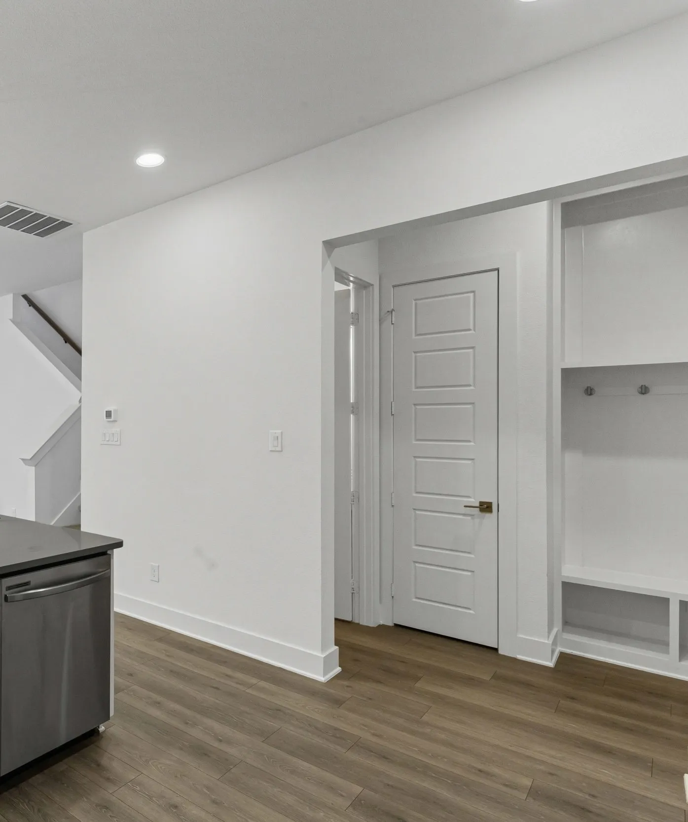 Single Family Residence For Sale in Tarrant County , 2821 Stanley Avenue, Fort Worth, Texas 76110, 3 Bedroom, 3 Bathroom, 2 Garage spaces, 1,902 Sqft, built in 2020, mls#21406132, Real Estate Agent in Fort Worth, Homes For Sale in Tarrant county, Homes For Sale in Fort Worth, Realtor in Fort Worth Texas, Real Estate Brokerage Independent Realty Texas, Luminita Cordes Realtor