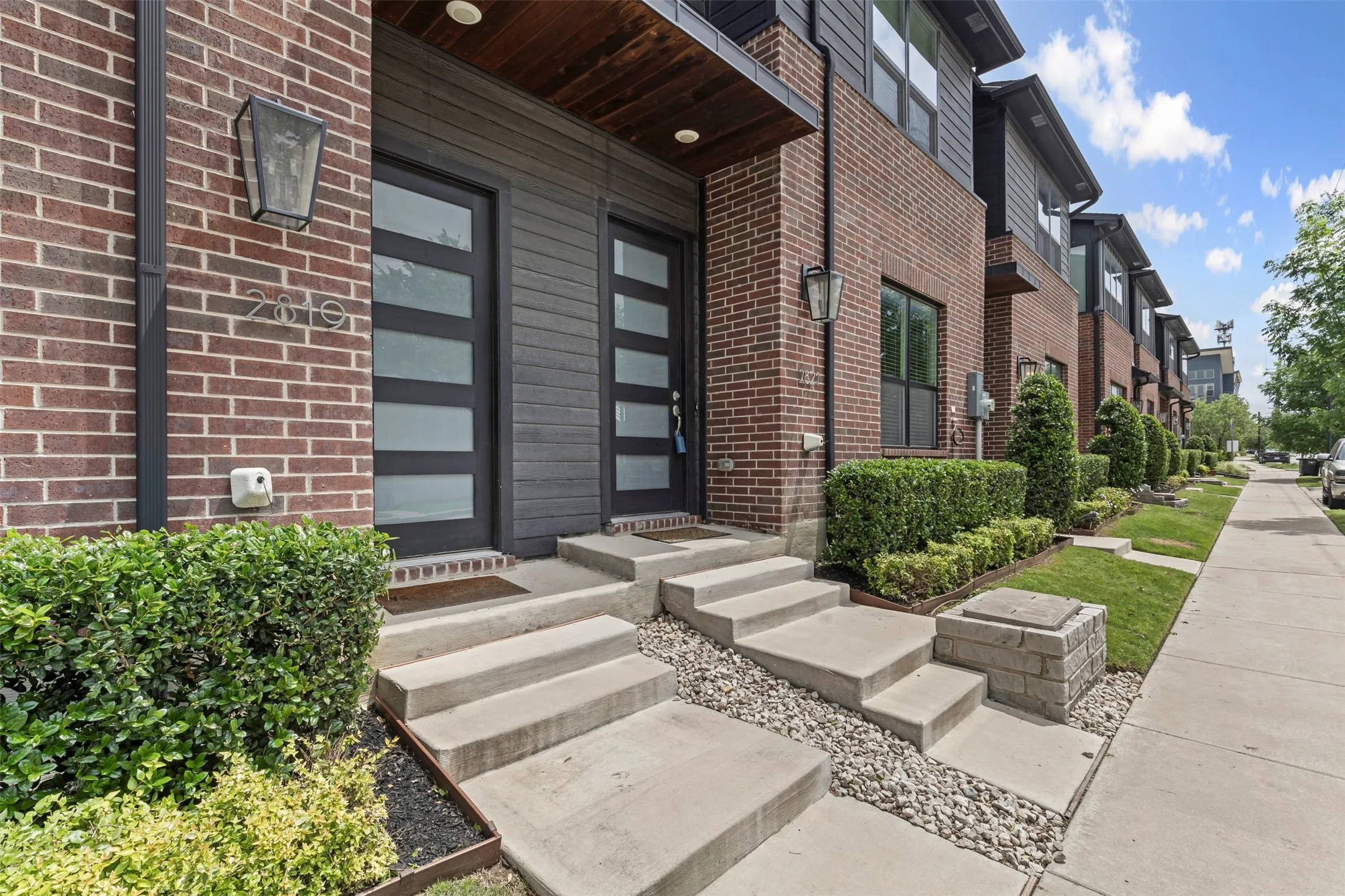 Single Family Residence For Sale in Tarrant County , 2821 Stanley Avenue, Fort Worth, Texas 76110, 3 Bedroom, 3 Bathroom, 2 Garage spaces, 1,902 Sqft, built in 2020, mls#21406132, Real Estate Agent in Fort Worth, Homes For Sale in Tarrant county, Homes For Sale in Fort Worth, Realtor in Fort Worth Texas, Real Estate Brokerage Independent Realty Texas, Luminita Cordes Realtor