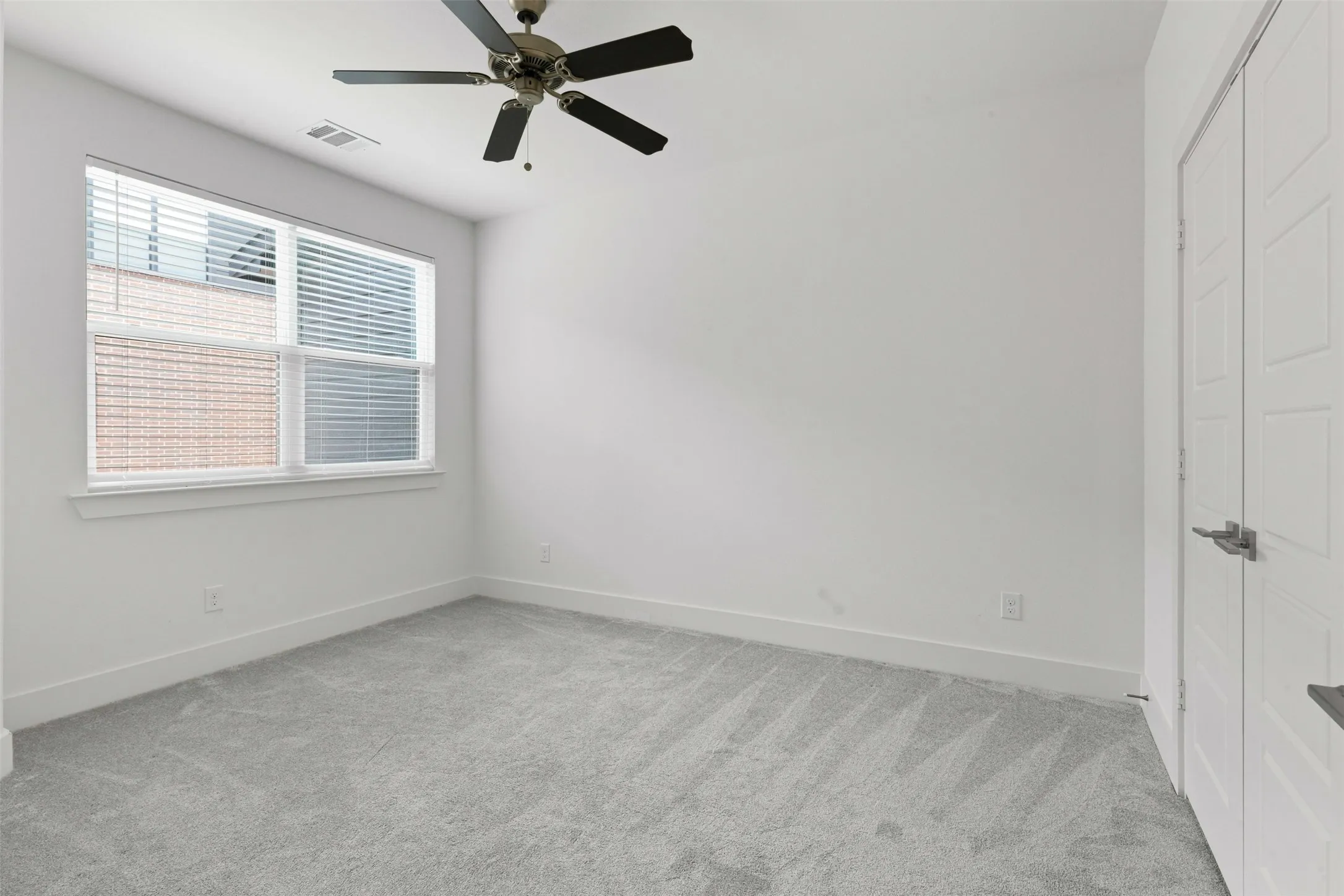 Single Family Residence For Sale in Tarrant County , 2821 Stanley Avenue, Fort Worth, Texas 76110, 3 Bedroom, 3 Bathroom, 2 Garage spaces, 1,902 Sqft, built in 2020, mls#21406132, Real Estate Agent in Fort Worth, Homes For Sale in Tarrant county, Homes For Sale in Fort Worth, Realtor in Fort Worth Texas, Real Estate Brokerage Independent Realty Texas, Luminita Cordes Realtor