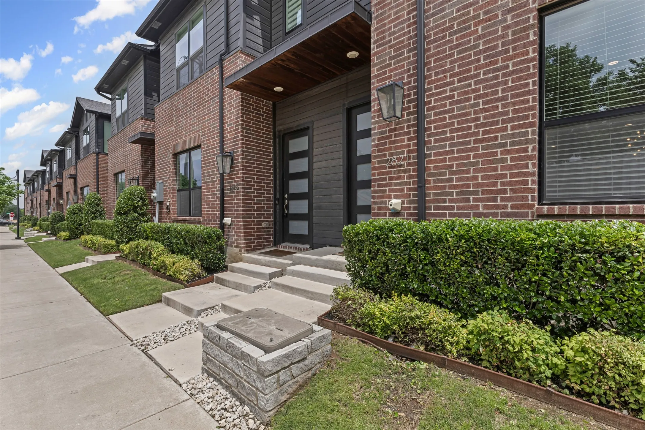 Single Family Residence For Sale in Tarrant County , 2821 Stanley Avenue, Fort Worth, Texas 76110, 3 Bedroom, 3 Bathroom, 2 Garage spaces, 1,902 Sqft, built in 2020, mls#21406132, Real Estate Agent in Fort Worth, Homes For Sale in Tarrant county, Homes For Sale in Fort Worth, Realtor in Fort Worth Texas, Real Estate Brokerage Independent Realty Texas, Luminita Cordes Realtor