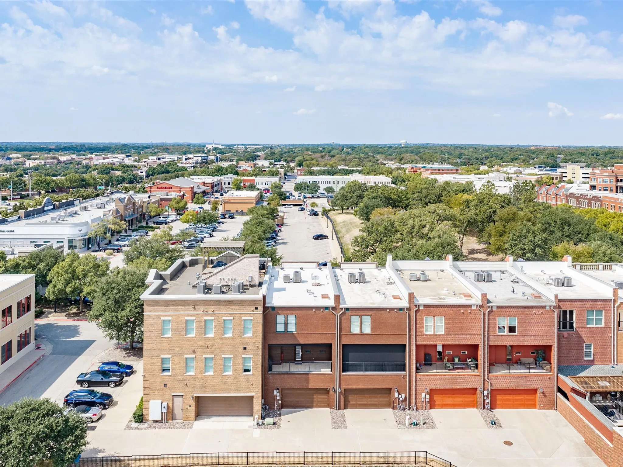 Townhouse For Rent in Tarrant County , 163 Summit Avenue, Southlake, Texas 76092, 3 Bedroom, 4 Bathroom, 2 Garage spaces, 2,902 Sqft, built in 2005, mls#21407216, Real Estate Agent in Southlake, Homes For Rent in Tarrant county, Homes For Rent in Southlake, Realtor in Southlake Texas, Real Estate Brokerage Independent Realty Texas, Luminita Cordes Realtor