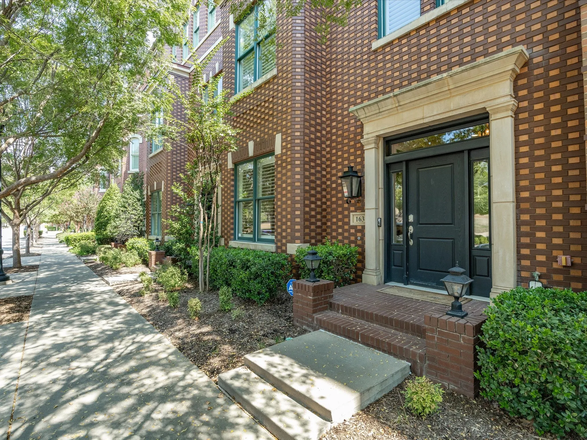 Townhouse For Rent in Tarrant County , 163 Summit Avenue, Southlake, Texas 76092, 3 Bedroom, 4 Bathroom, 2 Garage spaces, 2,902 Sqft, built in 2005, mls#21407216, Real Estate Agent in Southlake, Homes For Rent in Tarrant county, Homes For Rent in Southlake, Realtor in Southlake Texas, Real Estate Brokerage Independent Realty Texas, Luminita Cordes Realtor