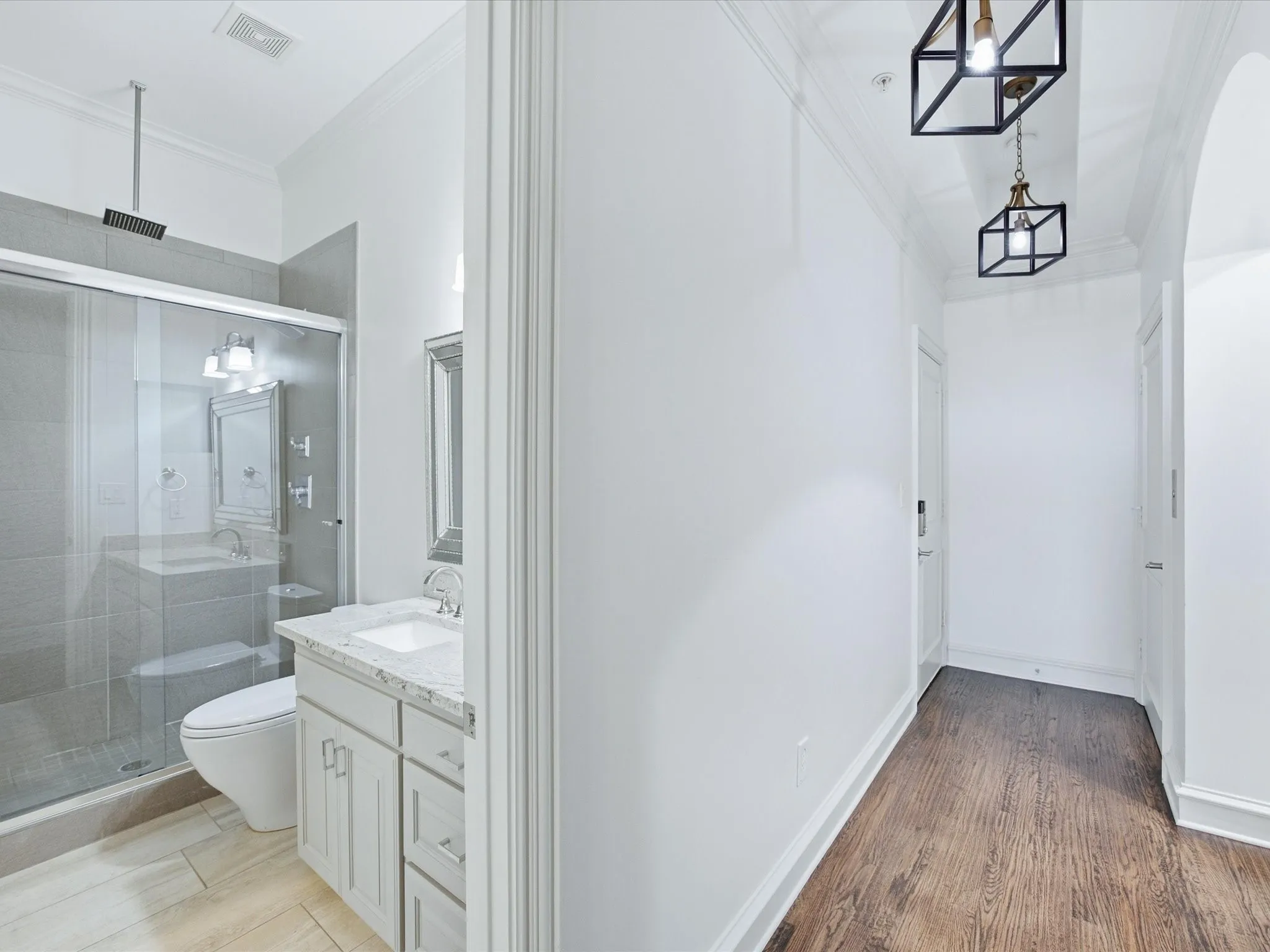 BEDROOM 3 ENSUITE BATH....