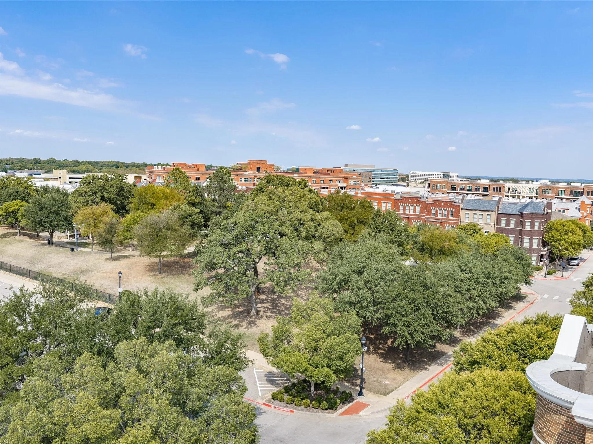 Townhouse For Rent in Tarrant County , 163 Summit Avenue, Southlake, Texas 76092, 3 Bedroom, 4 Bathroom, 2 Garage spaces, 2,902 Sqft, built in 2005, mls#21407216, Real Estate Agent in Southlake, Homes For Rent in Tarrant county, Homes For Rent in Southlake, Realtor in Southlake Texas, Real Estate Brokerage Independent Realty Texas, Luminita Cordes Realtor