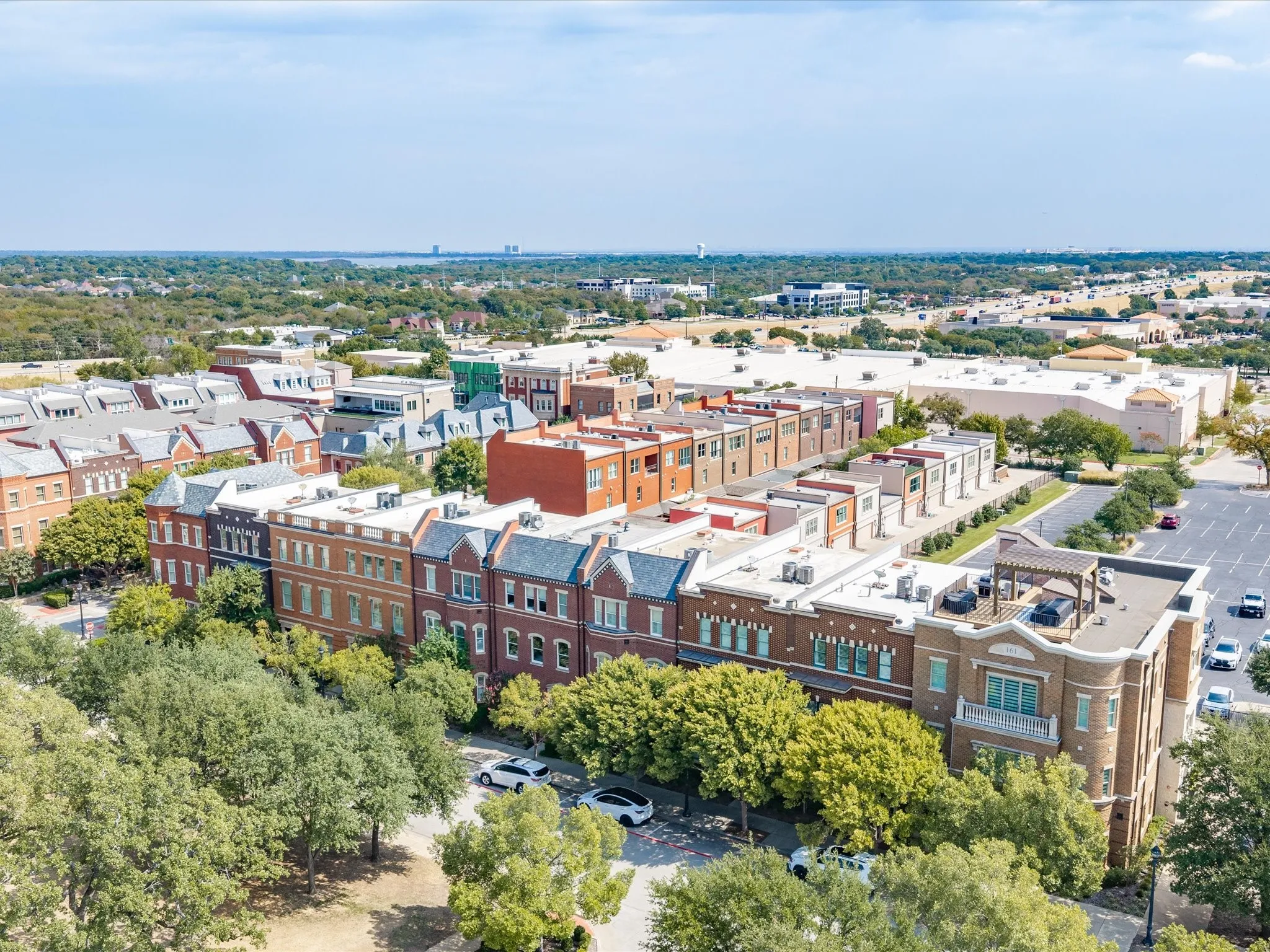 Townhouse For Rent in Tarrant County , 163 Summit Avenue, Southlake, Texas 76092, 3 Bedroom, 4 Bathroom, 2 Garage spaces, 2,902 Sqft, built in 2005, mls#21407216, Real Estate Agent in Southlake, Homes For Rent in Tarrant county, Homes For Rent in Southlake, Realtor in Southlake Texas, Real Estate Brokerage Independent Realty Texas, Luminita Cordes Realtor