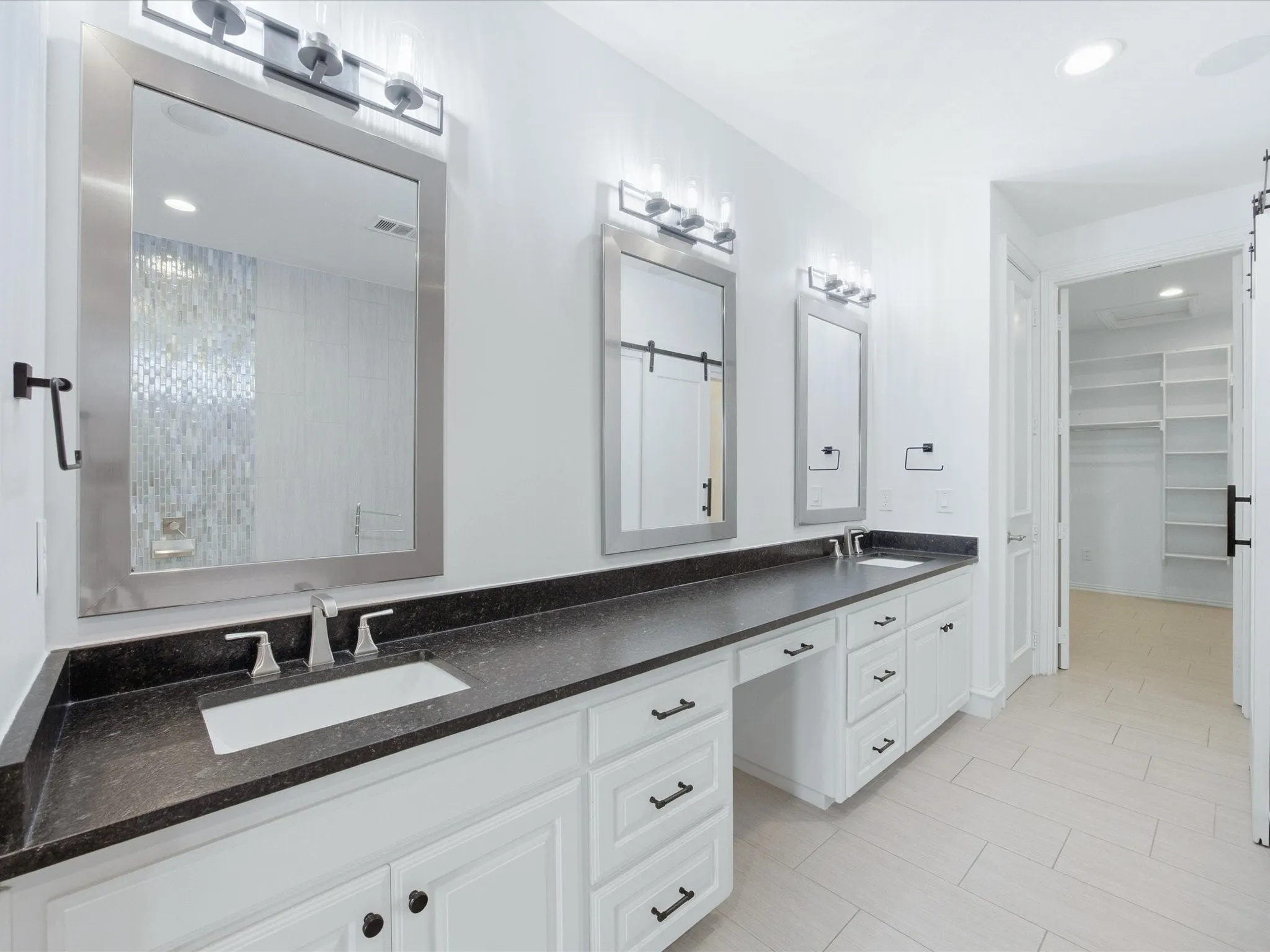Townhouse For Rent in Tarrant County , 163 Summit Avenue, Southlake, Texas 76092, 3 Bedroom, 4 Bathroom, 2 Garage spaces, 2,902 Sqft, built in 2005, mls#21407216, Real Estate Agent in Southlake, Homes For Rent in Tarrant county, Homes For Rent in Southlake, Realtor in Southlake Texas, Real Estate Brokerage Independent Realty Texas, Luminita Cordes Realtor