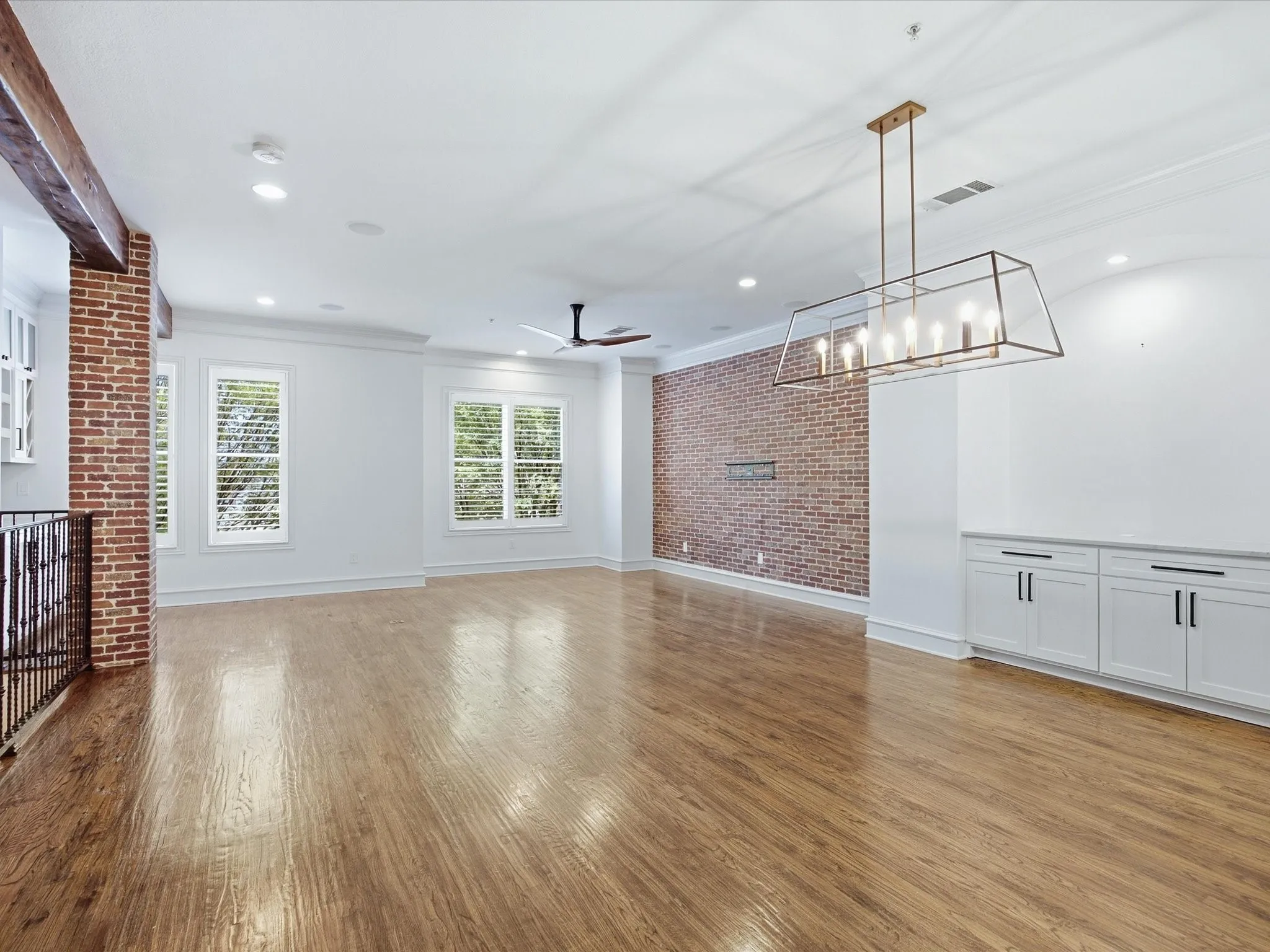 Townhouse For Rent in Tarrant County , 163 Summit Avenue, Southlake, Texas 76092, 3 Bedroom, 4 Bathroom, 2 Garage spaces, 2,902 Sqft, built in 2005, mls#21407216, Real Estate Agent in Southlake, Homes For Rent in Tarrant county, Homes For Rent in Southlake, Realtor in Southlake Texas, Real Estate Brokerage Independent Realty Texas, Luminita Cordes Realtor