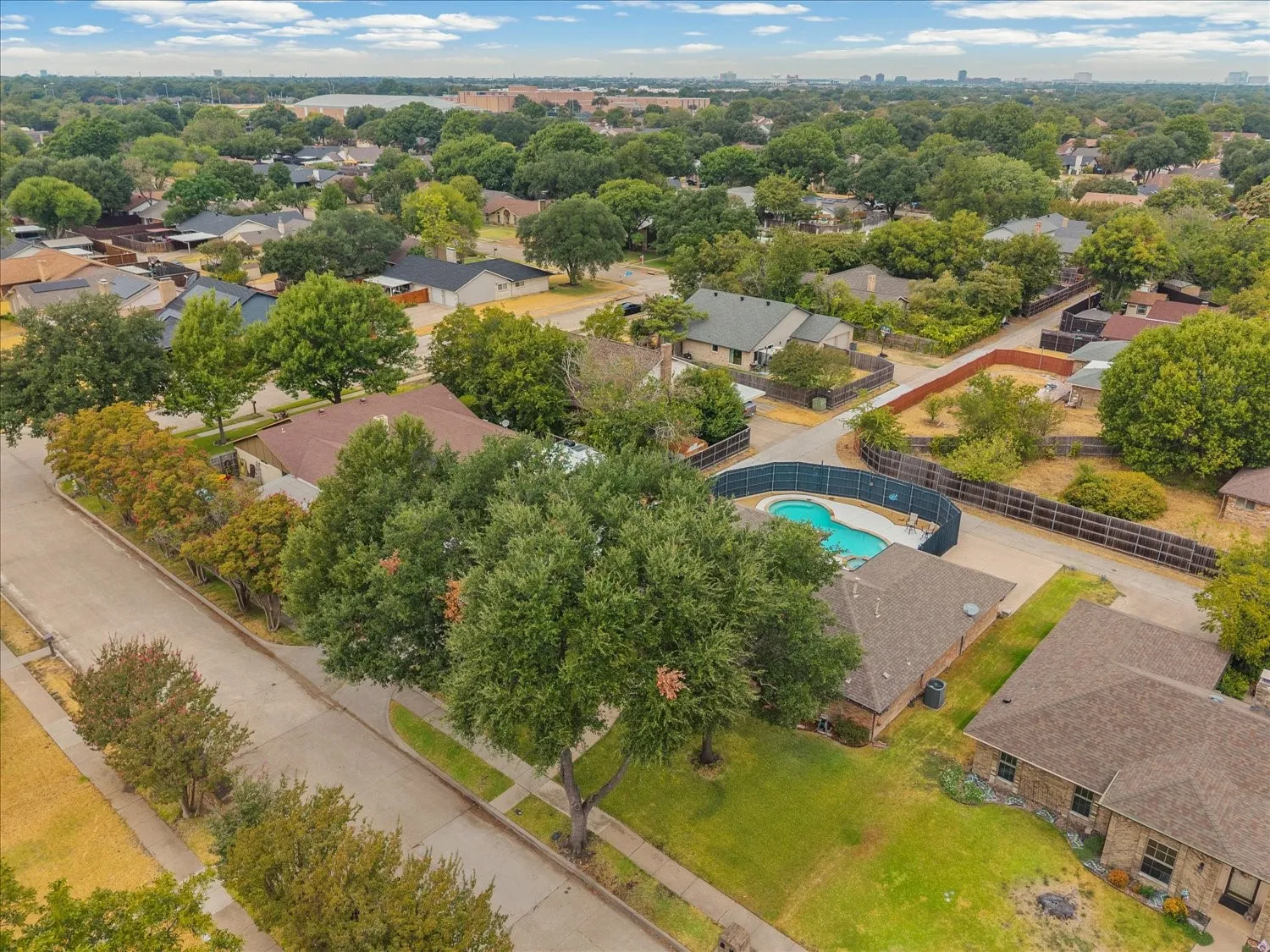 Single Family Residence For Sale in Dallas County , 1919 Baylor Drive, Richardson, Texas 75081, 3 Bedroom, 2 Bathroom, 2 Garage spaces, 1,942 Sqft, built in 1977, mls#21404968, Real Estate Agent in Richardson, Homes For Sale in Dallas county, Homes For Sale in Richardson, Realtor in Richardson Texas, Real Estate Brokerage Independent Realty Texas, Luminita Cordes Realtor