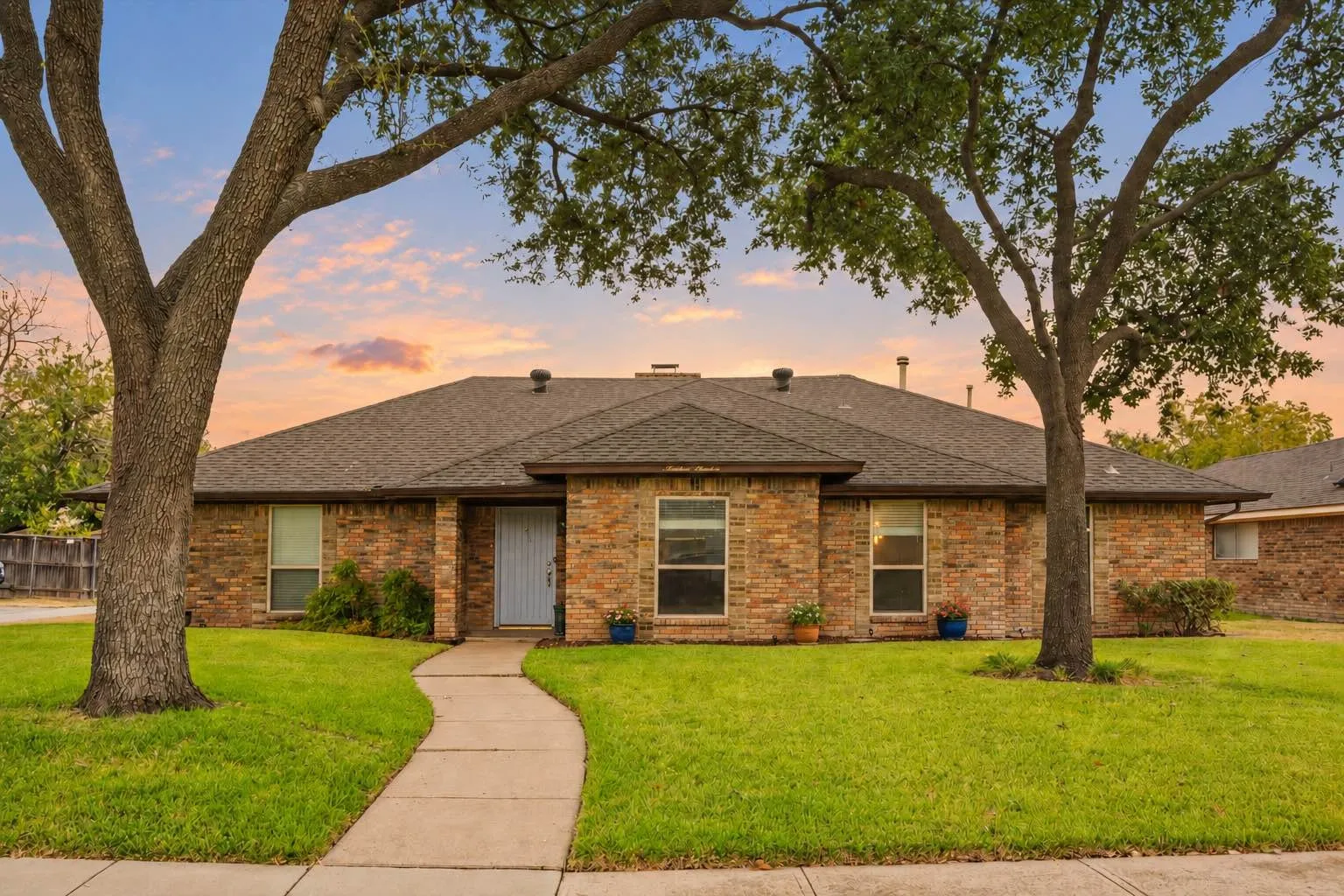 Single Family Residence For Sale in Dallas County , 1919 Baylor Drive, Richardson, Texas 75081, 3 Bedroom, 2 Bathroom, 2 Garage spaces, 1,942 Sqft, built in 1977, mls#21404968, Real Estate Agent in Richardson, Homes For Sale in Dallas county, Homes For Sale in Richardson, Realtor in Richardson Texas, Real Estate Brokerage Independent Realty Texas, Luminita Cordes Realtor