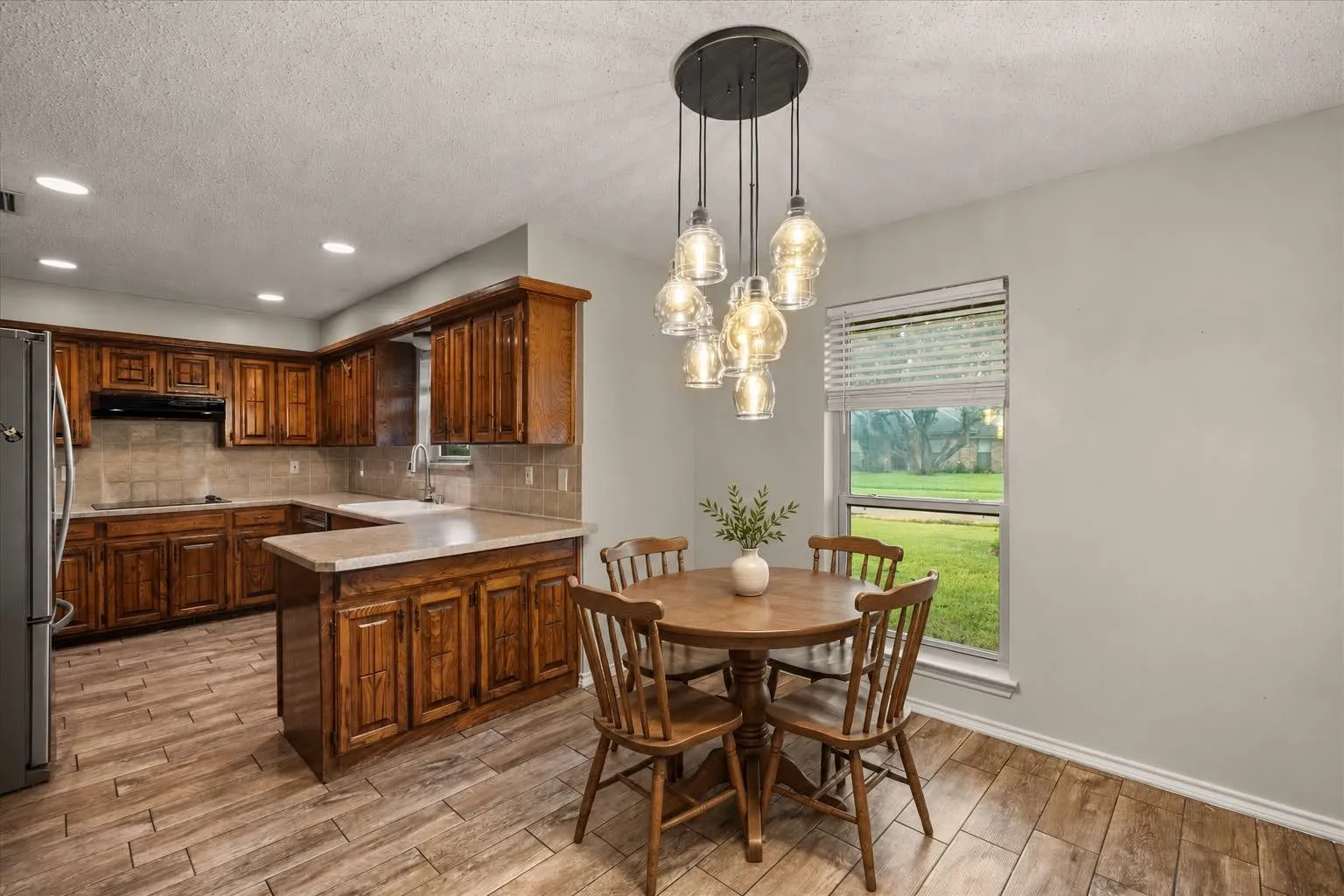 Single Family Residence For Sale in Dallas County , 1919 Baylor Drive, Richardson, Texas 75081, 3 Bedroom, 2 Bathroom, 2 Garage spaces, 1,942 Sqft, built in 1977, mls#21404968, Real Estate Agent in Richardson, Homes For Sale in Dallas county, Homes For Sale in Richardson, Realtor in Richardson Texas, Real Estate Brokerage Independent Realty Texas, Luminita Cordes Realtor