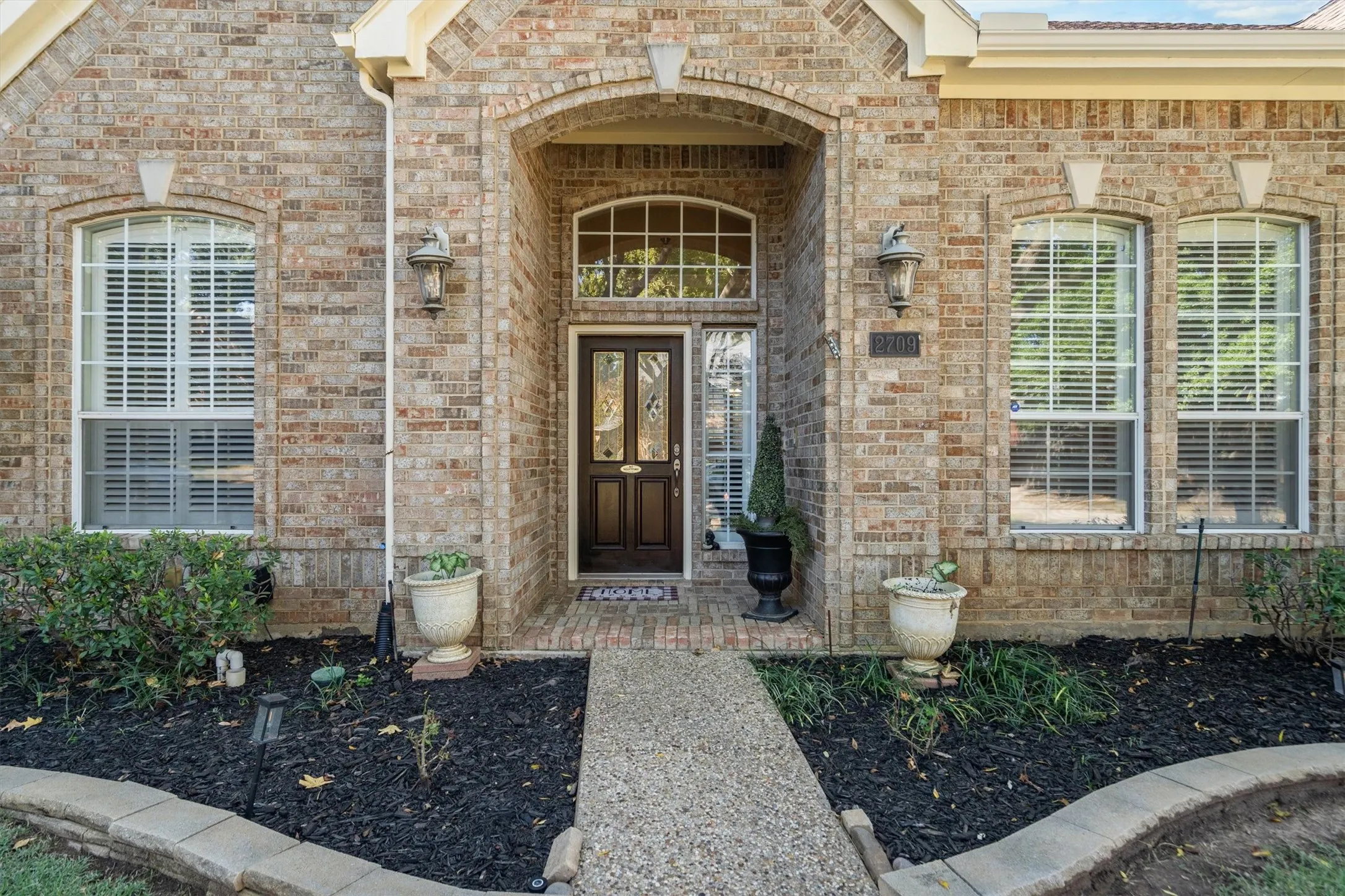 Single Family Residence For Sale in Denton County , 2709 Lake Ville Lane, Flower Mound, Texas 75022, 3 Bedroom, 2 Bathroom, 2 Garage spaces, 2,358 Sqft, built in 1994, mls#21406707, Real Estate Agent in Flower Mound, Homes For Sale in Denton county, Homes For Sale in Flower Mound, Realtor in Flower Mound Texas, Real Estate Brokerage Independent Realty Texas, Luminita Cordes Realtor