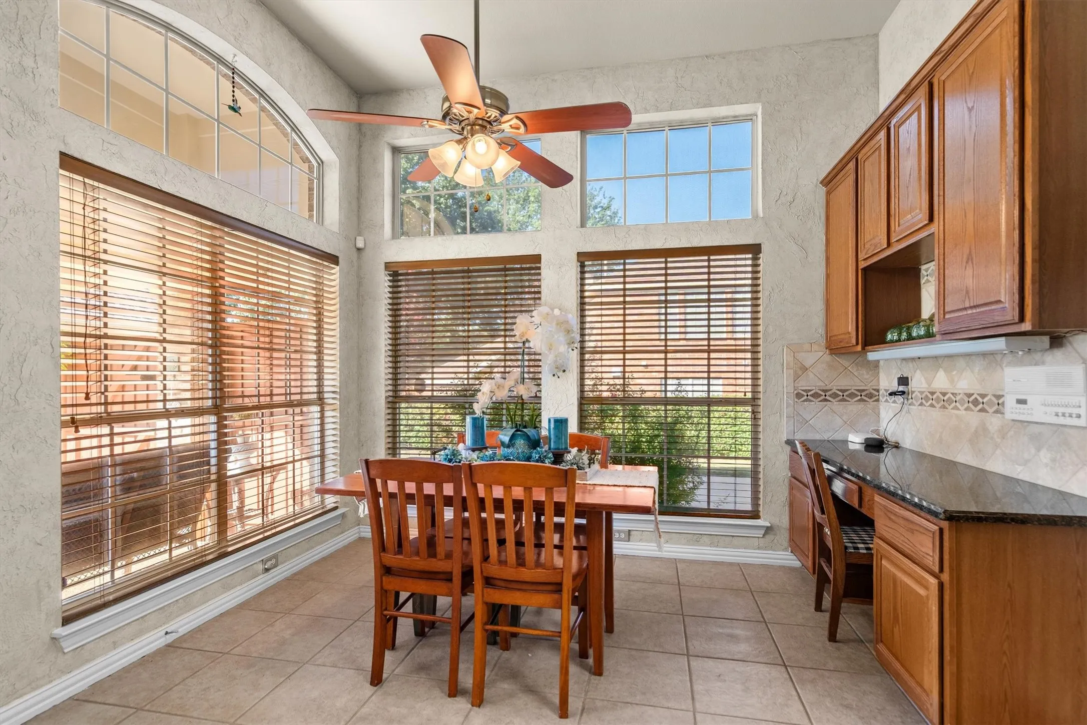 Single Family Residence For Sale in Denton County , 2709 Lake Ville Lane, Flower Mound, Texas 75022, 3 Bedroom, 2 Bathroom, 2 Garage spaces, 2,358 Sqft, built in 1994, mls#21406707, Real Estate Agent in Flower Mound, Homes For Sale in Denton county, Homes For Sale in Flower Mound, Realtor in Flower Mound Texas, Real Estate Brokerage Independent Realty Texas, Luminita Cordes Realtor
