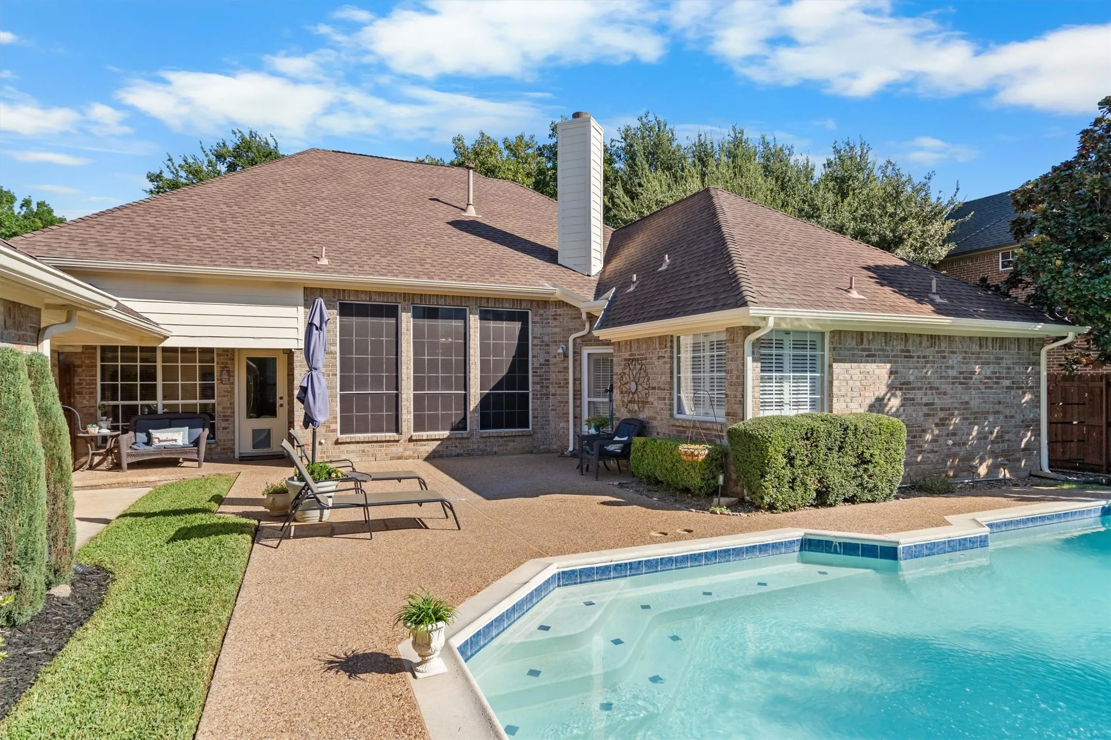 Single Family Residence For Sale in Denton County , 2709 Lake Ville Lane, Flower Mound, Texas 75022, 3 Bedroom, 2 Bathroom, 2 Garage spaces, 2,358 Sqft, built in 1994, mls#21406707, Real Estate Agent in Flower Mound, Homes For Sale in Denton county, Homes For Sale in Flower Mound, Realtor in Flower Mound Texas, Real Estate Brokerage Independent Realty Texas, Luminita Cordes Realtor