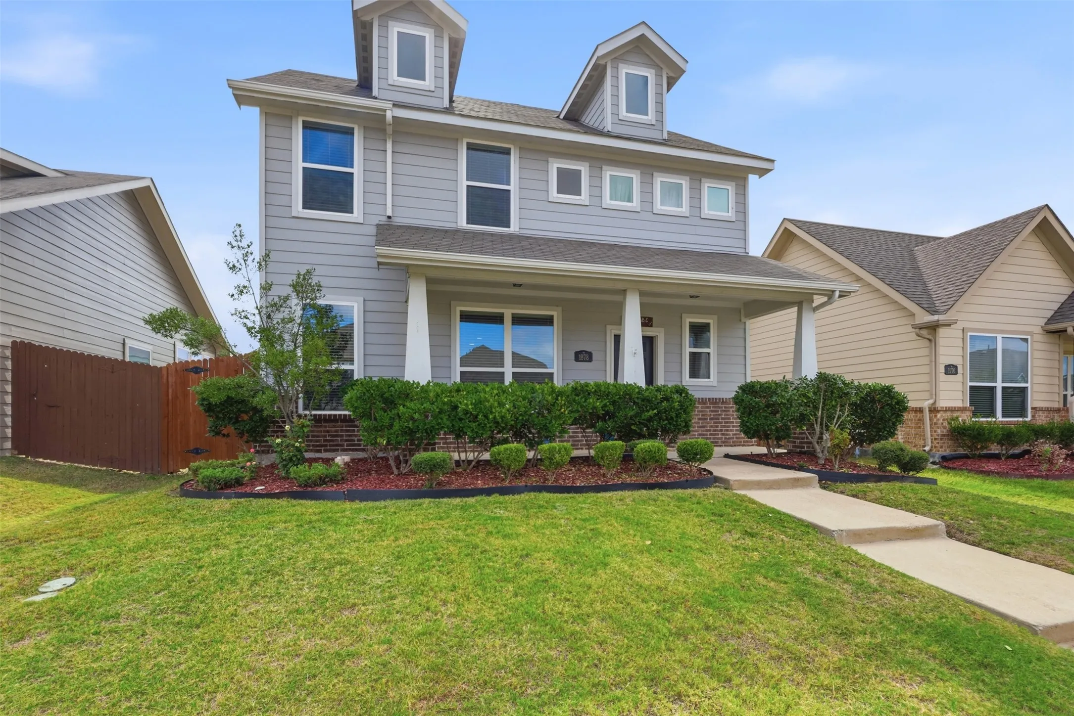 Single Family Residence For Sale in Kaufman County , 1978 Sunnybrook Drive, Heartland, Texas 75126, 3 Bedroom, 3 Bathroom, 2 Garage spaces, 2,172 Sqft, built in 2018, mls#21404839, Real Estate Agent in Heartland, Homes For Sale in Kaufman county, Homes For Sale in Heartland, Realtor in Heartland Texas, Real Estate Brokerage Independent Realty Texas, Luminita Cordes Realtor