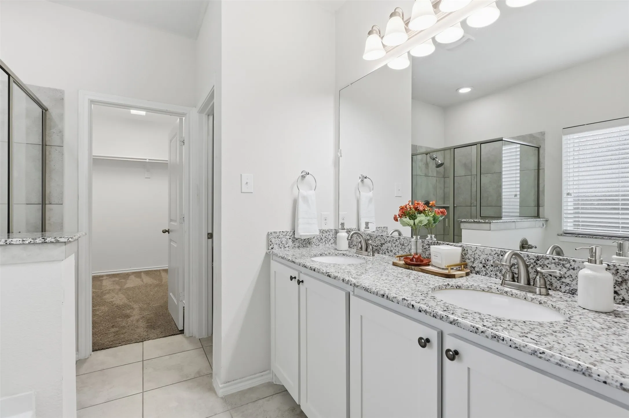 Single Family Residence For Sale in Kaufman County , 1978 Sunnybrook Drive, Heartland, Texas 75126, 3 Bedroom, 3 Bathroom, 2 Garage spaces, 2,172 Sqft, built in 2018, mls#21404839, Real Estate Agent in Heartland, Homes For Sale in Kaufman county, Homes For Sale in Heartland, Realtor in Heartland Texas, Real Estate Brokerage Independent Realty Texas, Luminita Cordes Realtor