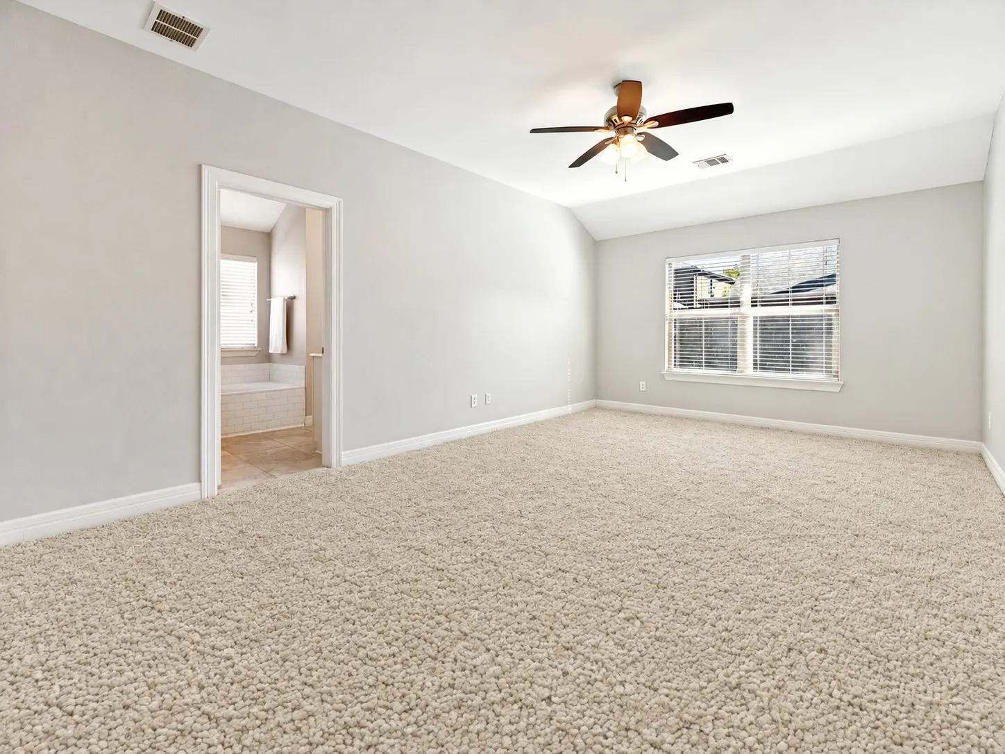 Single Family Residence For Sale in Collin County , 5825 Quicksilver Drive, Mc Kinney, Texas 75070, 3 Bedroom, 2 Bathroom, 2 Garage spaces, 1,706 Sqft, built in 2006, mls#21404281, Real Estate Agent in Mc Kinney, Homes For Sale in Collin county, Homes For Sale in Mc Kinney, Realtor in Mc Kinney Texas, Real Estate Brokerage Independent Realty Texas, Luminita Cordes Realtor