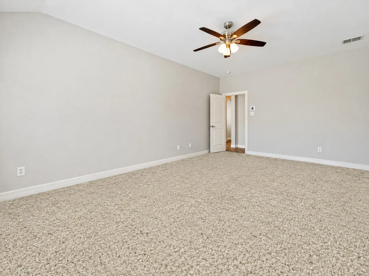 Single Family Residence For Sale in Collin County , 5825 Quicksilver Drive, Mc Kinney, Texas 75070, 3 Bedroom, 2 Bathroom, 2 Garage spaces, 1,706 Sqft, built in 2006, mls#21404281, Real Estate Agent in Mc Kinney, Homes For Sale in Collin county, Homes For Sale in Mc Kinney, Realtor in Mc Kinney Texas, Real Estate Brokerage Independent Realty Texas, Luminita Cordes Realtor