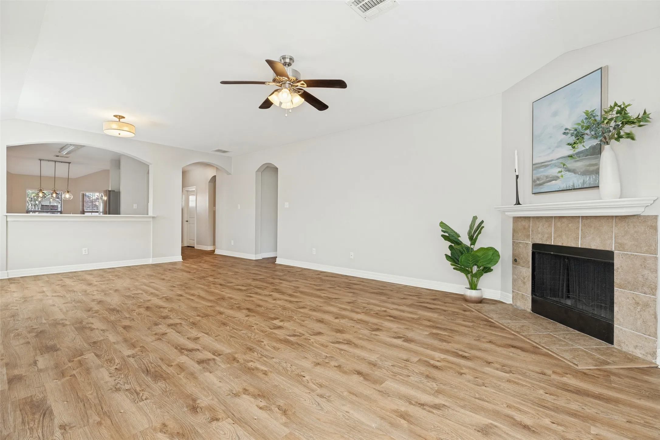 Single Family Residence For Sale in Collin County , 5825 Quicksilver Drive, Mc Kinney, Texas 75070, 3 Bedroom, 2 Bathroom, 2 Garage spaces, 1,706 Sqft, built in 2006, mls#21404281, Real Estate Agent in Mc Kinney, Homes For Sale in Collin county, Homes For Sale in Mc Kinney, Realtor in Mc Kinney Texas, Real Estate Brokerage Independent Realty Texas, Luminita Cordes Realtor