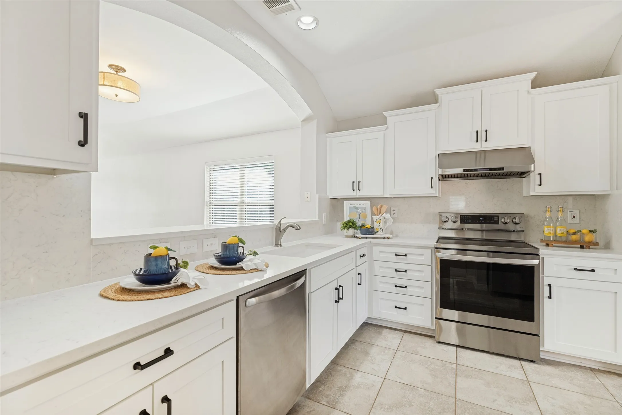 Single Family Residence For Sale in Collin County , 5825 Quicksilver Drive, Mc Kinney, Texas 75070, 3 Bedroom, 2 Bathroom, 2 Garage spaces, 1,706 Sqft, built in 2006, mls#21404281, Real Estate Agent in Mc Kinney, Homes For Sale in Collin county, Homes For Sale in Mc Kinney, Realtor in Mc Kinney Texas, Real Estate Brokerage Independent Realty Texas, Luminita Cordes Realtor