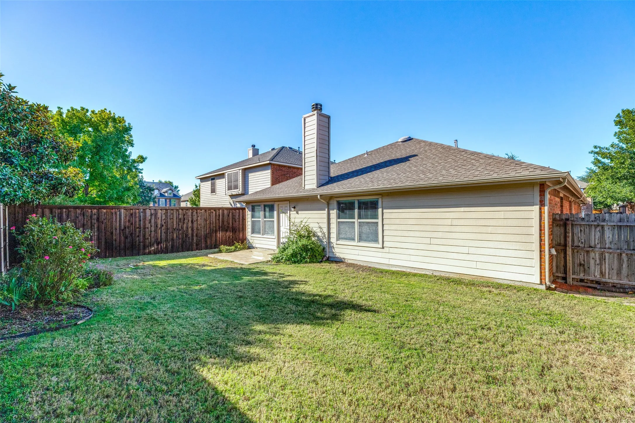 Single Family Residence For Sale in Collin County , 5825 Quicksilver Drive, Mc Kinney, Texas 75070, 3 Bedroom, 2 Bathroom, 2 Garage spaces, 1,706 Sqft, built in 2006, mls#21404281, Real Estate Agent in Mc Kinney, Homes For Sale in Collin county, Homes For Sale in Mc Kinney, Realtor in Mc Kinney Texas, Real Estate Brokerage Independent Realty Texas, Luminita Cordes Realtor