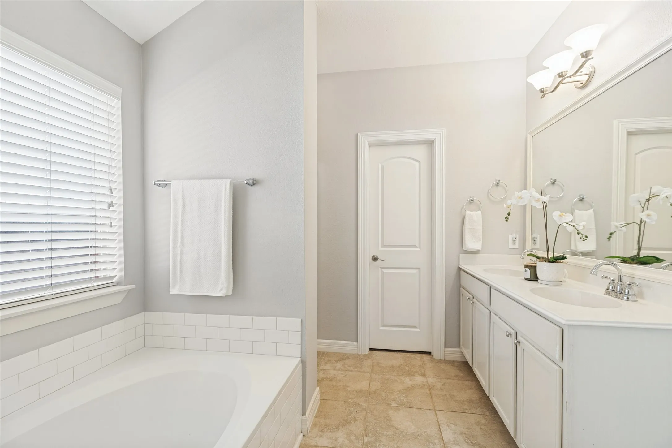 Single Family Residence For Sale in Collin County , 5825 Quicksilver Drive, Mc Kinney, Texas 75070, 3 Bedroom, 2 Bathroom, 2 Garage spaces, 1,706 Sqft, built in 2006, mls#21404281, Real Estate Agent in Mc Kinney, Homes For Sale in Collin county, Homes For Sale in Mc Kinney, Realtor in Mc Kinney Texas, Real Estate Brokerage Independent Realty Texas, Luminita Cordes Realtor