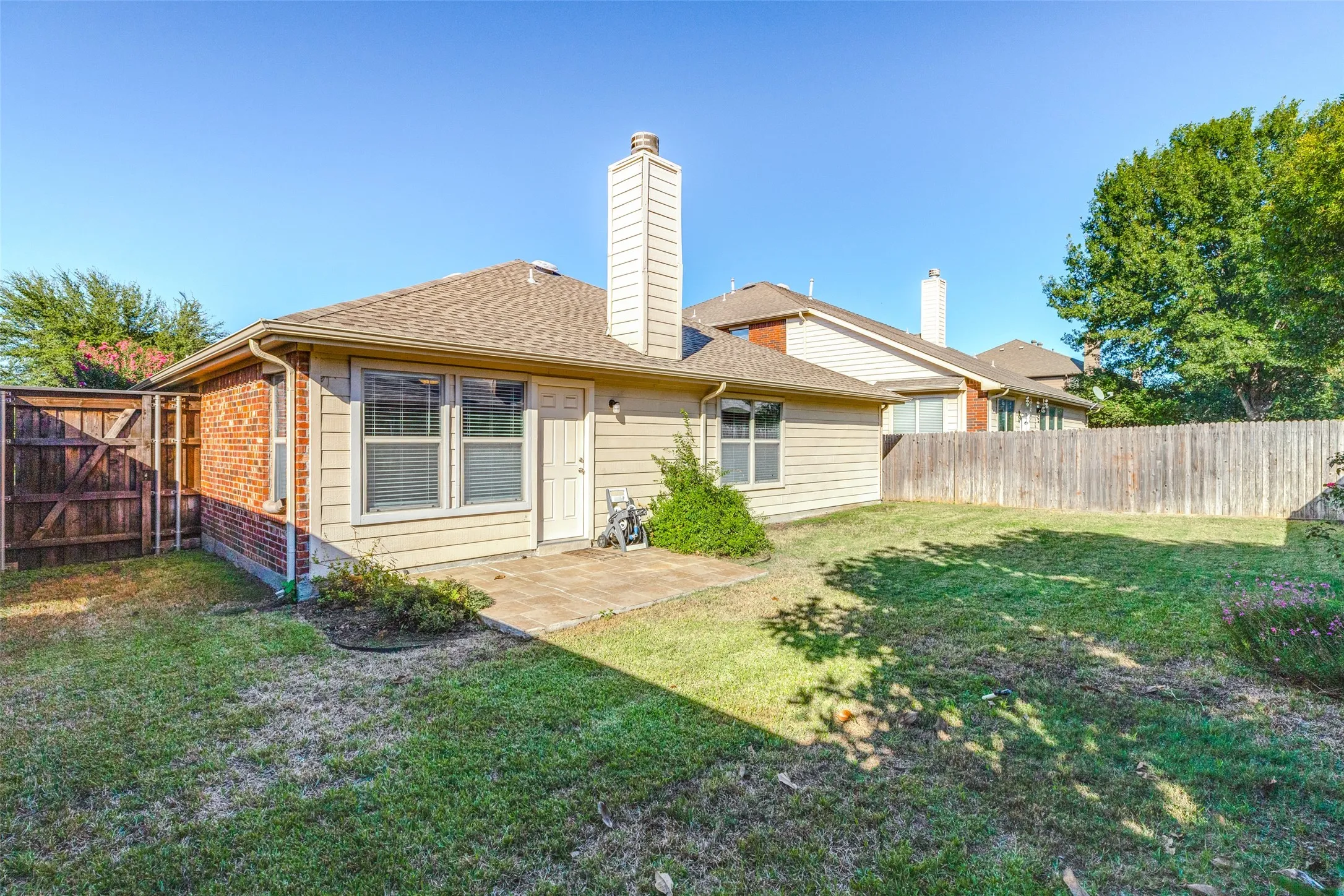 Single Family Residence For Sale in Collin County , 5825 Quicksilver Drive, Mc Kinney, Texas 75070, 3 Bedroom, 2 Bathroom, 2 Garage spaces, 1,706 Sqft, built in 2006, mls#21404281, Real Estate Agent in Mc Kinney, Homes For Sale in Collin county, Homes For Sale in Mc Kinney, Realtor in Mc Kinney Texas, Real Estate Brokerage Independent Realty Texas, Luminita Cordes Realtor