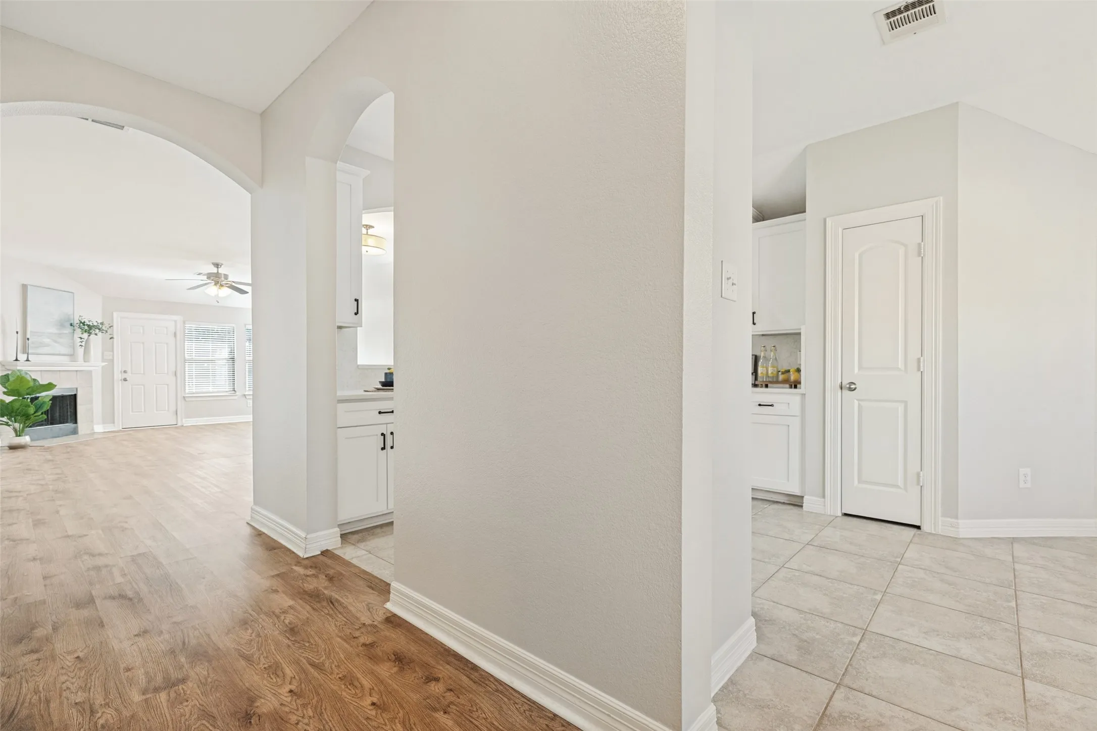 Single Family Residence For Sale in Collin County , 5825 Quicksilver Drive, Mc Kinney, Texas 75070, 3 Bedroom, 2 Bathroom, 2 Garage spaces, 1,706 Sqft, built in 2006, mls#21404281, Real Estate Agent in Mc Kinney, Homes For Sale in Collin county, Homes For Sale in Mc Kinney, Realtor in Mc Kinney Texas, Real Estate Brokerage Independent Realty Texas, Luminita Cordes Realtor