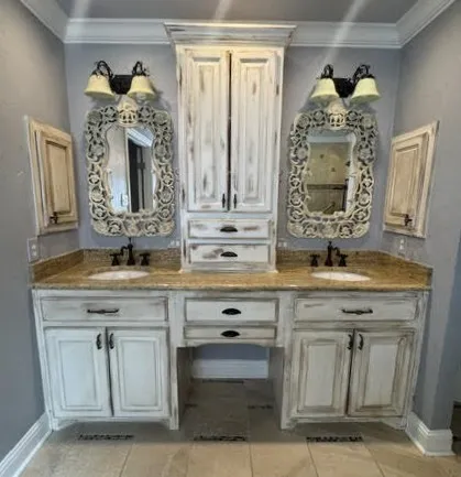 Dual sinks and storage

