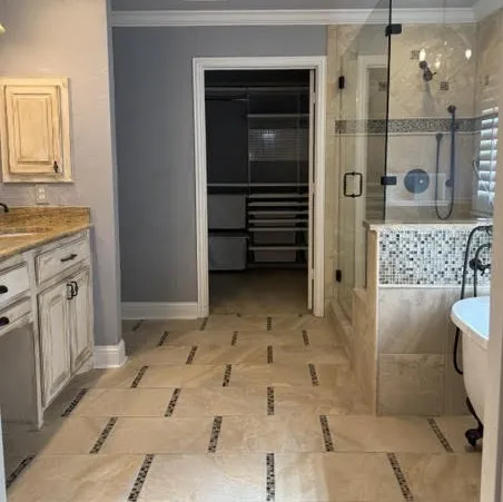 leads to walk in closet