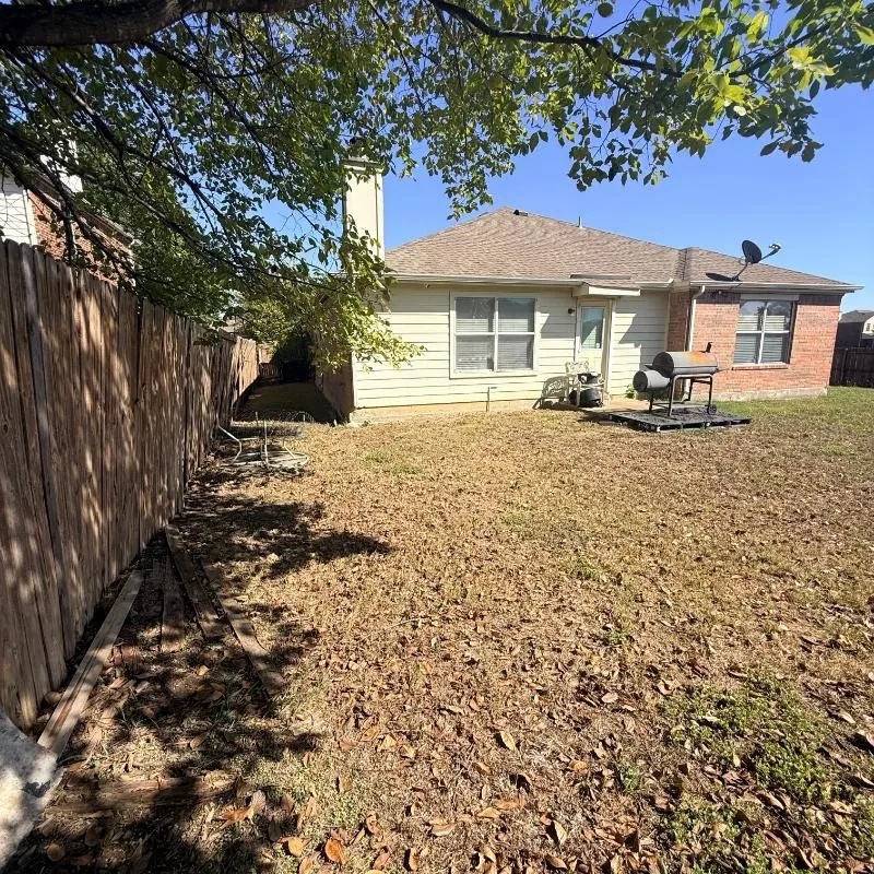 Single Family Residence For Sale in Dallas County , 1603 Lakeside Drive, Glenn Heights, Texas 75154, 3 Bedroom, 2 Bathroom, 1 Garage spaces, 1,567 Sqft, built in 2004, mls#21407059, Real Estate Agent in Glenn Heights, Homes For Sale in Dallas county, Homes For Sale in Glenn Heights, Realtor in Glenn Heights Texas, Real Estate Brokerage Independent Realty Texas, Luminita Cordes Realtor