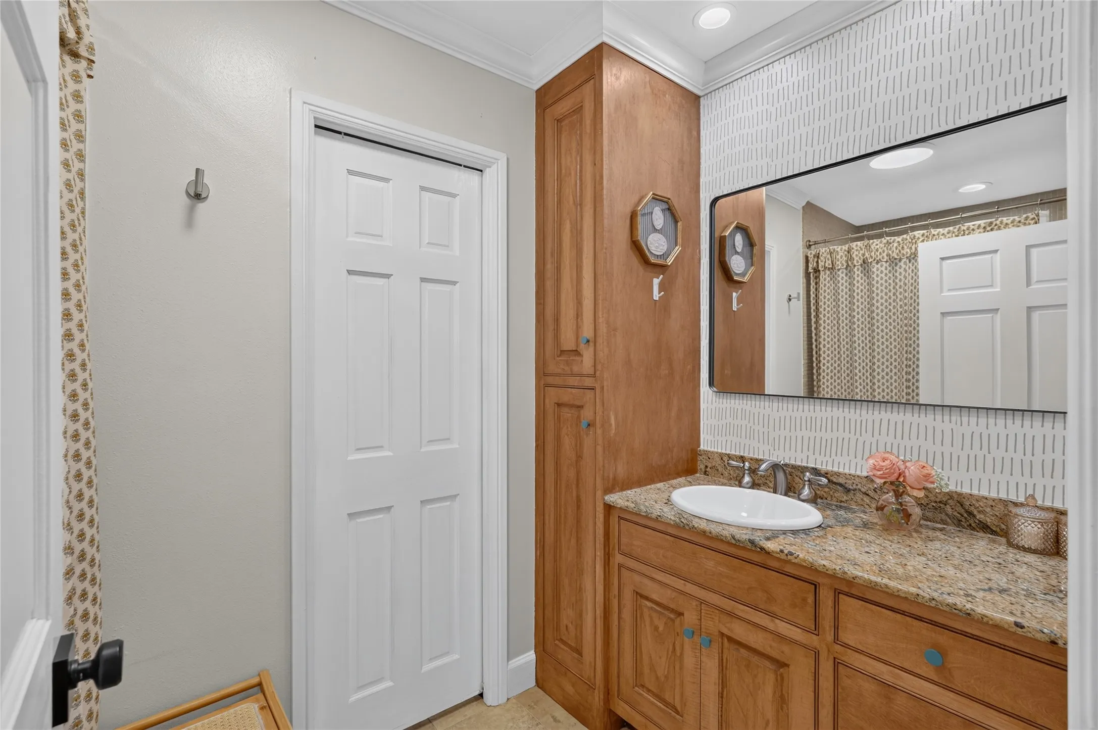 Single Family Residence For Sale in Dallas County , 4639 Elsby Avenue, Dallas, Texas 75209, 3 Bedroom, 2 Bathroom, 2 Garage spaces, 2,371 Sqft, built in 1944, mls#21400948, Real Estate Agent in Dallas, Homes For Sale in Dallas county, Homes For Sale in Dallas, Realtor in Dallas Texas, Real Estate Brokerage Independent Realty Texas, Luminita Cordes Realtor