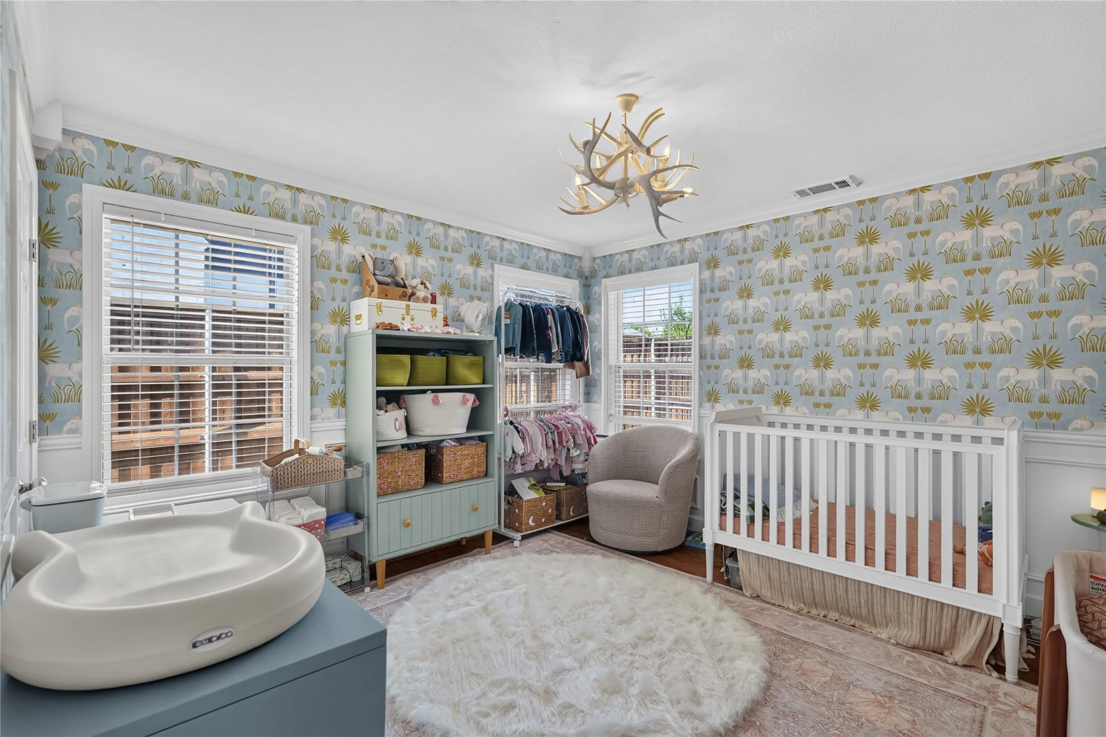 Single Family Residence For Sale in Dallas County , 4639 Elsby Avenue, Dallas, Texas 75209, 3 Bedroom, 2 Bathroom, 2 Garage spaces, 2,371 Sqft, built in 1944, mls#21400948, Real Estate Agent in Dallas, Homes For Sale in Dallas county, Homes For Sale in Dallas, Realtor in Dallas Texas, Real Estate Brokerage Independent Realty Texas, Luminita Cordes Realtor
