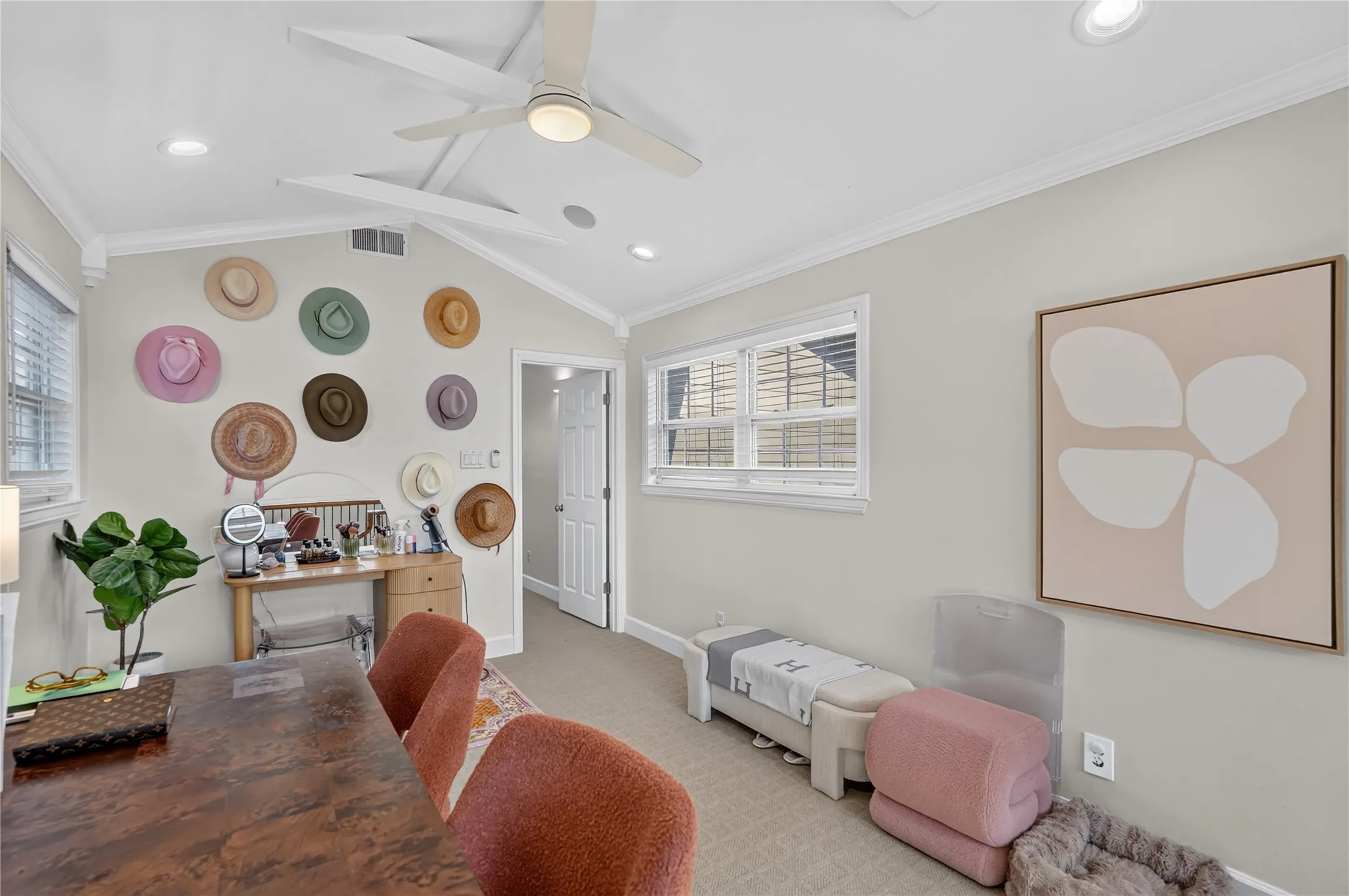 Single Family Residence For Sale in Dallas County , 4639 Elsby Avenue, Dallas, Texas 75209, 3 Bedroom, 2 Bathroom, 2 Garage spaces, 2,371 Sqft, built in 1944, mls#21400948, Real Estate Agent in Dallas, Homes For Sale in Dallas county, Homes For Sale in Dallas, Realtor in Dallas Texas, Real Estate Brokerage Independent Realty Texas, Luminita Cordes Realtor