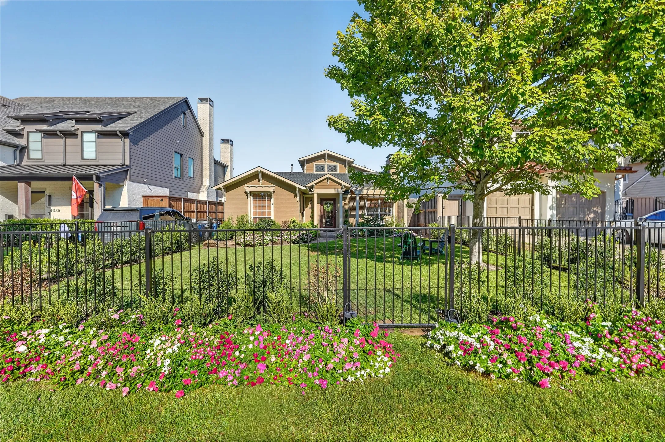 Single Family Residence For Sale in Dallas County , 4639 Elsby Avenue, Dallas, Texas 75209, 3 Bedroom, 2 Bathroom, 2 Garage spaces, 2,371 Sqft, built in 1944, mls#21400948, Real Estate Agent in Dallas, Homes For Sale in Dallas county, Homes For Sale in Dallas, Realtor in Dallas Texas, Real Estate Brokerage Independent Realty Texas, Luminita Cordes Realtor